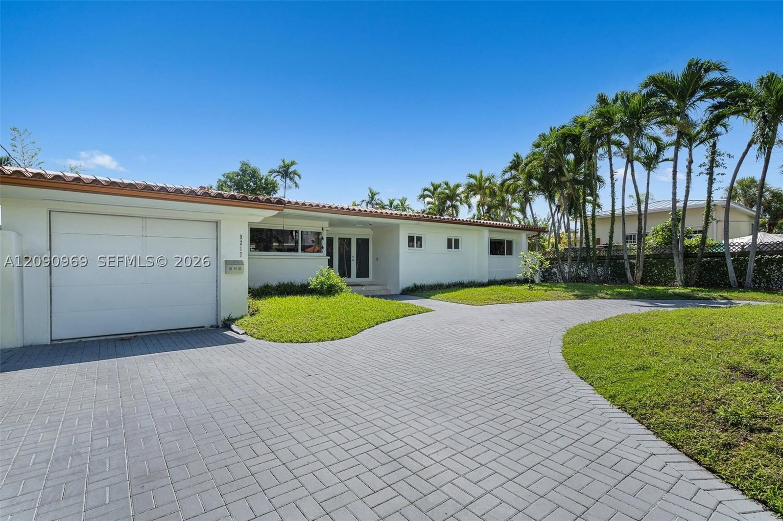 Real estate property located at 9217 Bay Dr, Miami-dade, Altos Del Mar No 5, Surfside, FL