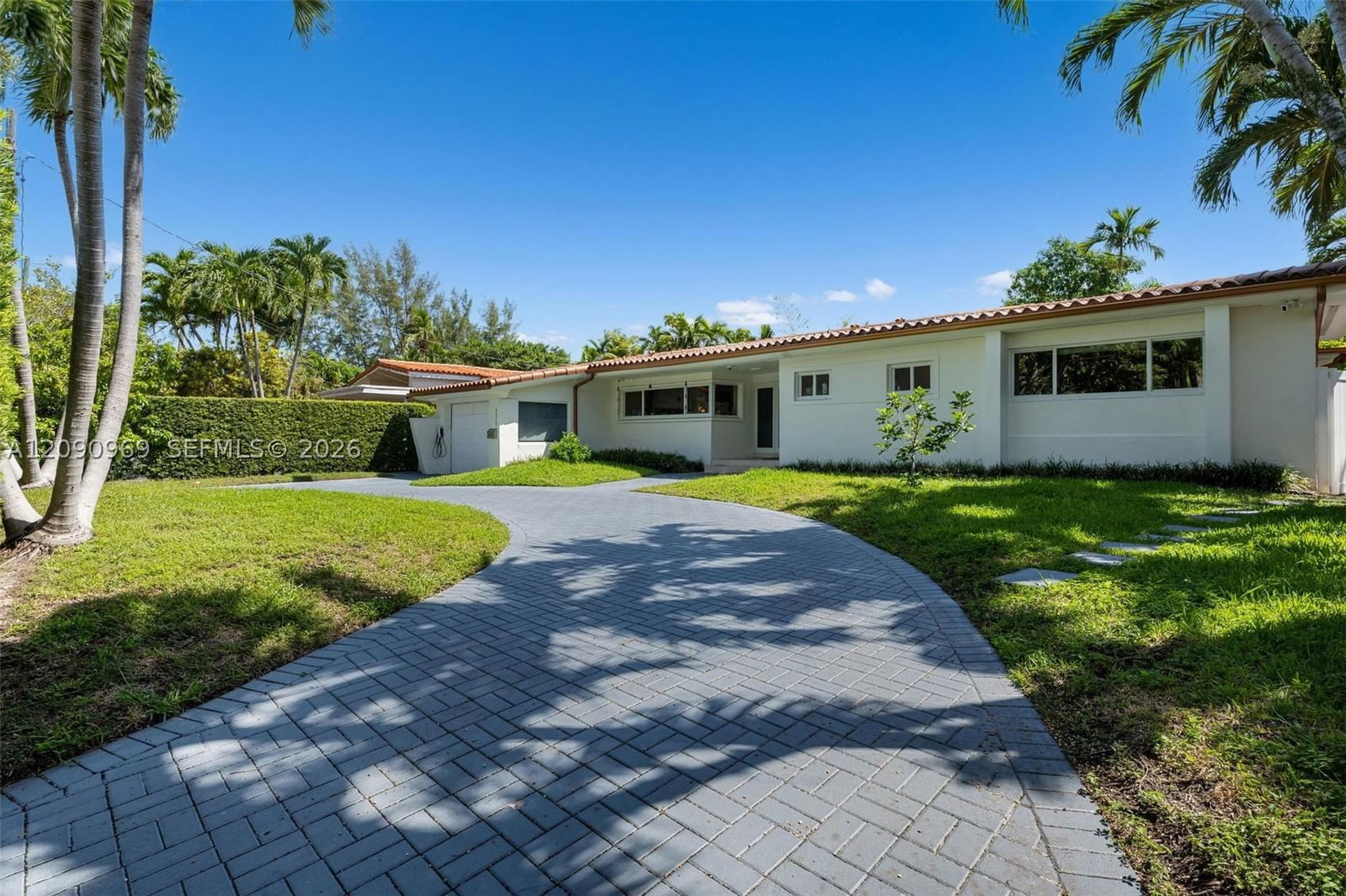 Real estate property located at 9217 Bay Dr, Miami-dade, Altos Del Mar No 5, Surfside, FL