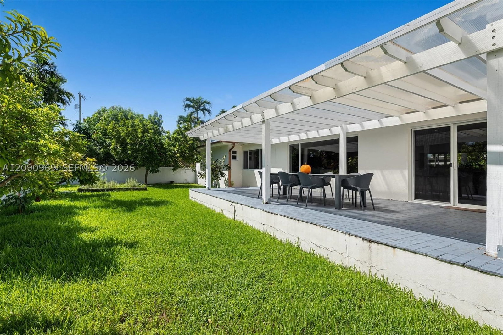 Real estate property located at 9217 Bay Dr, Miami-dade, Altos Del Mar No 5, Surfside, FL