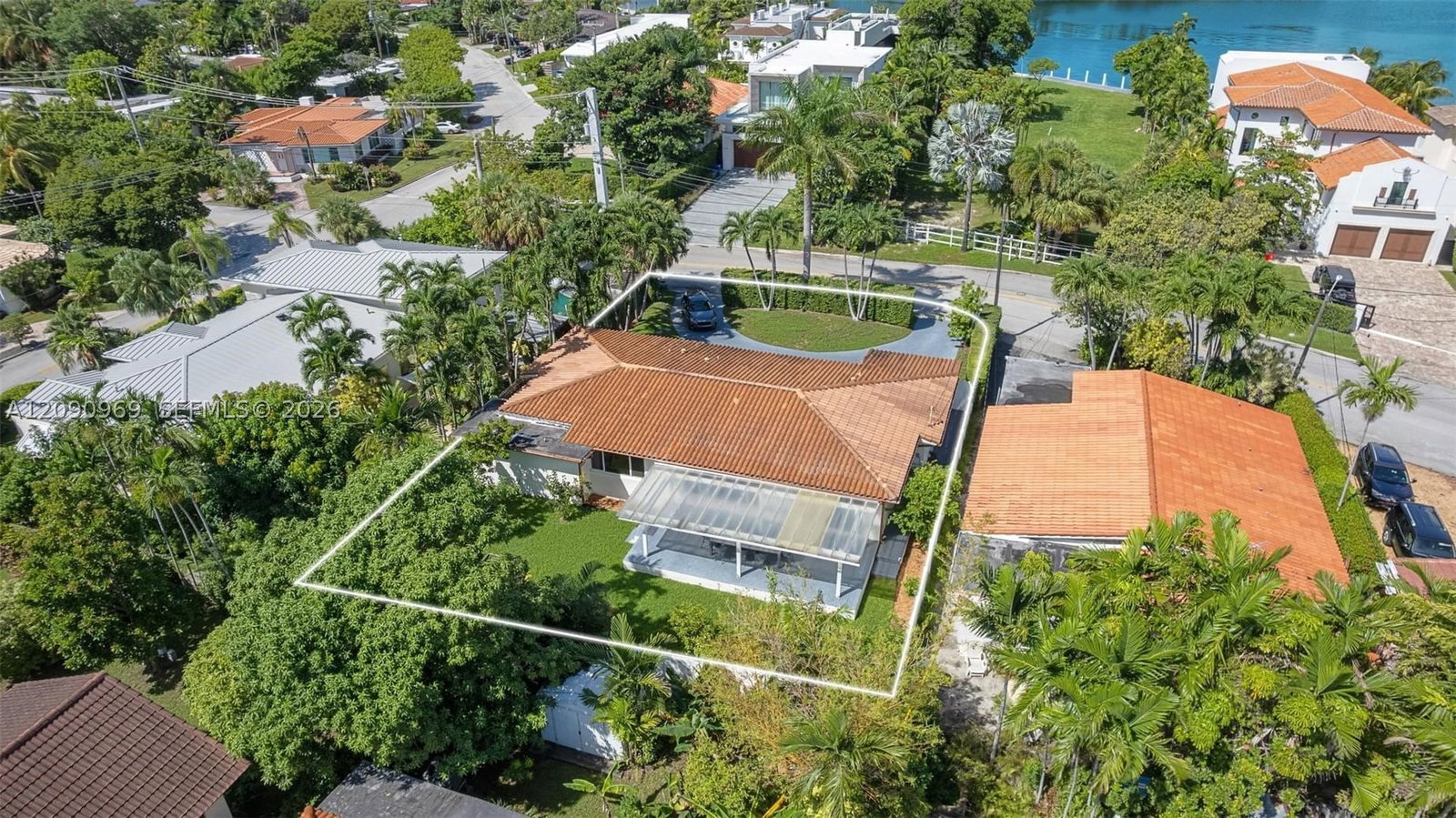 Real estate property located at 9217 Bay Dr, Miami-dade, Altos Del Mar No 5, Surfside, FL