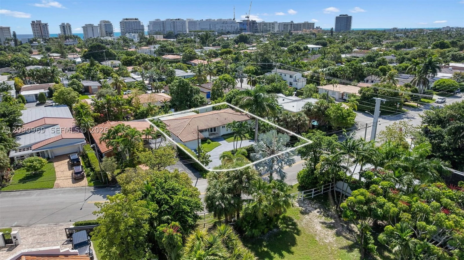 Real estate property located at 9217 Bay Dr, Miami-dade, Altos Del Mar No 5, Surfside, FL