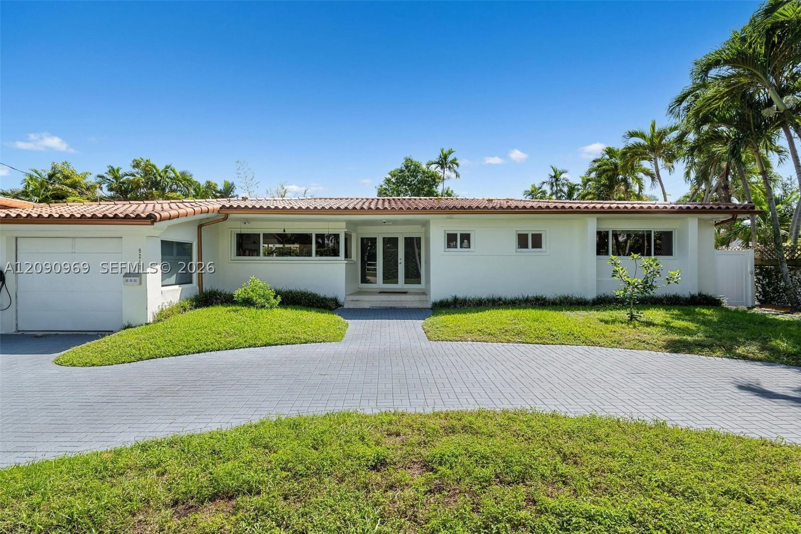 Real estate property located at 9217 Bay Dr, Miami-dade, Altos Del Mar No 5, Surfside, FL