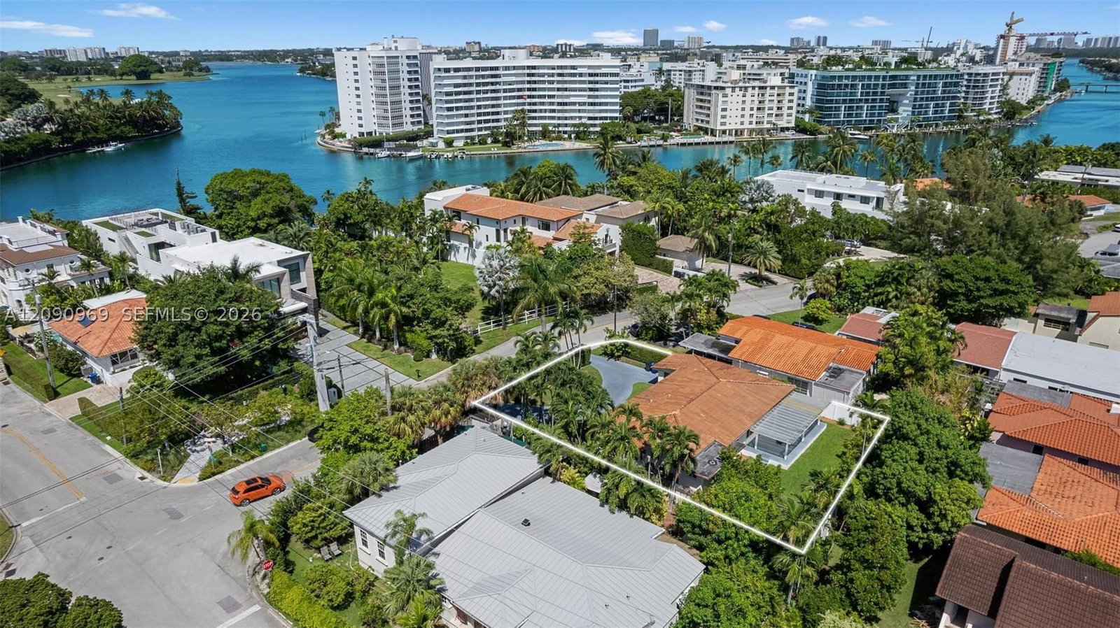 Real estate property located at 9217 Bay Dr, Miami-dade, Altos Del Mar No 5, Surfside, FL