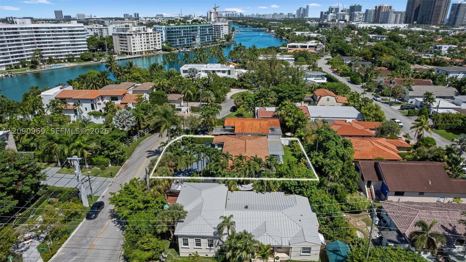 Real estate property located at 9217 Bay Dr, Miami-dade, Altos Del Mar No 5, Surfside, FL