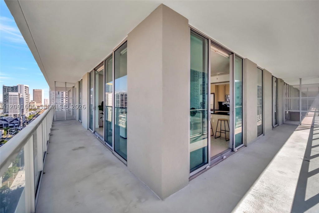 Real estate property located at 79 12th St #2201-S, Miami-dade, The Axis On Brickell Condo, Miami, FL
