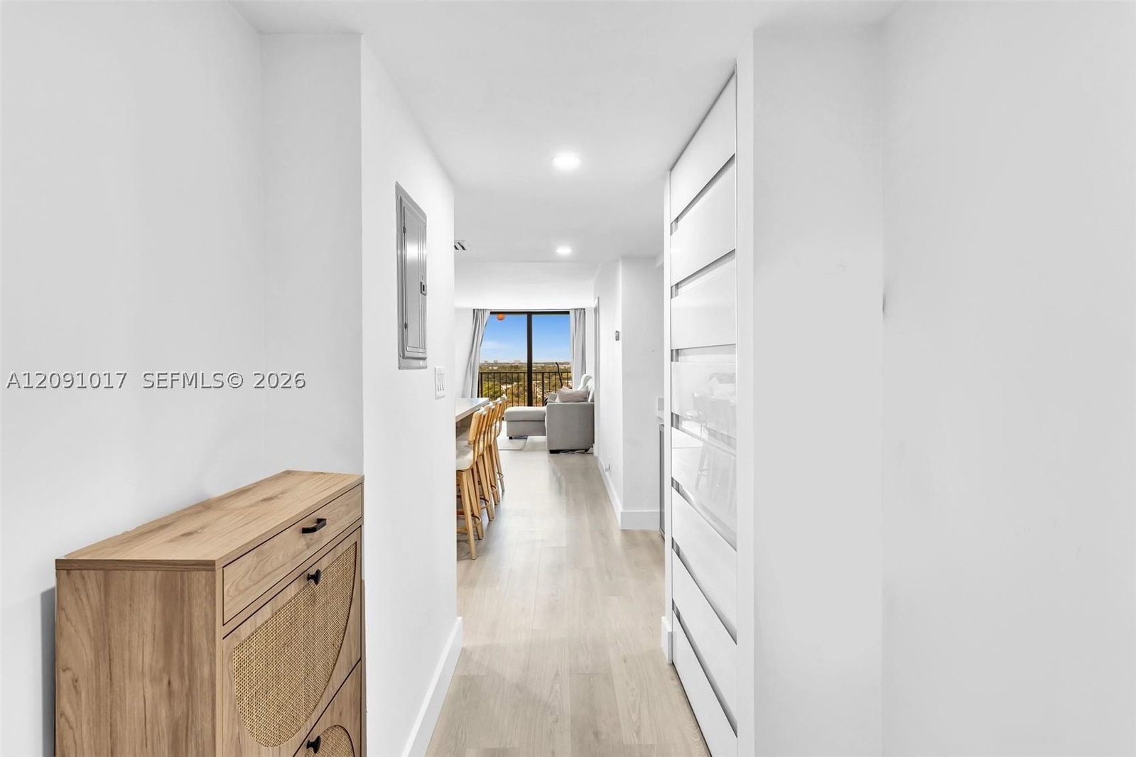 Real estate property located at 2625 Collins Ave #1109, Miami-dade, Oceanfront Plaza Condo, Miami Beach, FL
