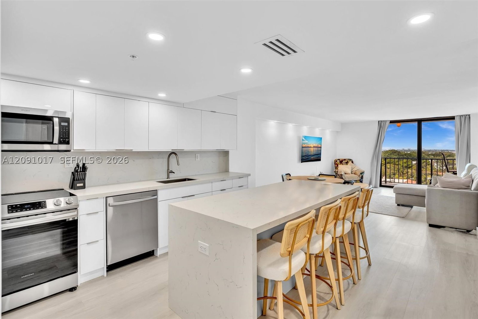 Real estate property located at 2625 Collins Ave #1109, Miami-dade, Oceanfront Plaza Condo, Miami Beach, FL