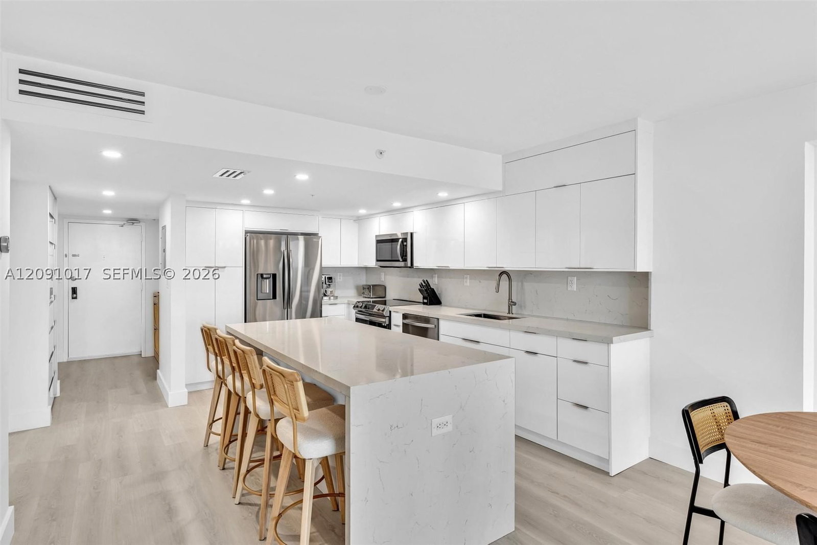 Real estate property located at 2625 Collins Ave #1109, Miami-dade, Oceanfront Plaza Condo, Miami Beach, FL