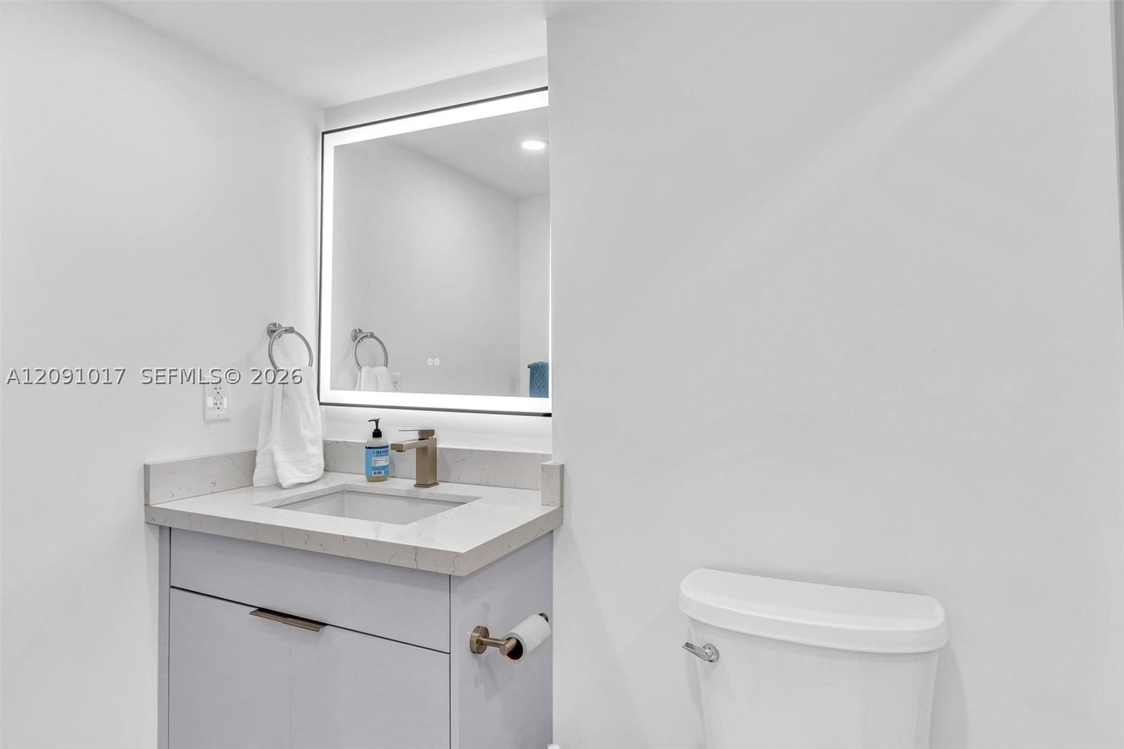 Real estate property located at 2625 Collins Ave #1109, Miami-dade, Oceanfront Plaza Condo, Miami Beach, FL