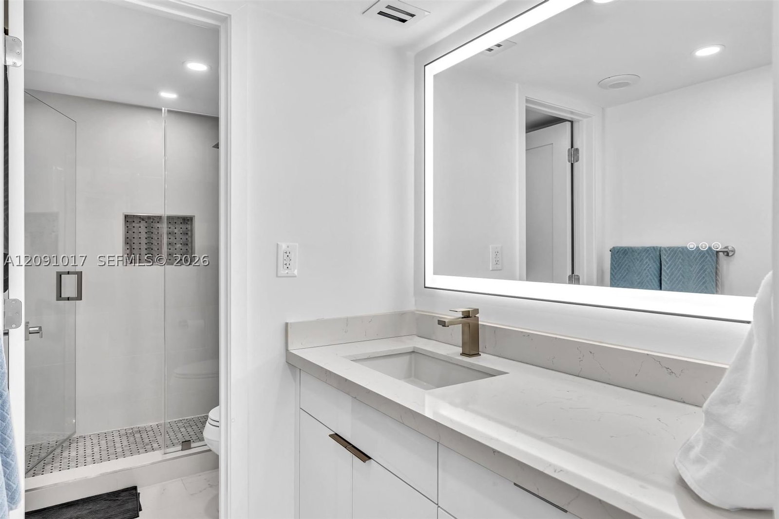 Real estate property located at 2625 Collins Ave #1109, Miami-dade, Oceanfront Plaza Condo, Miami Beach, FL