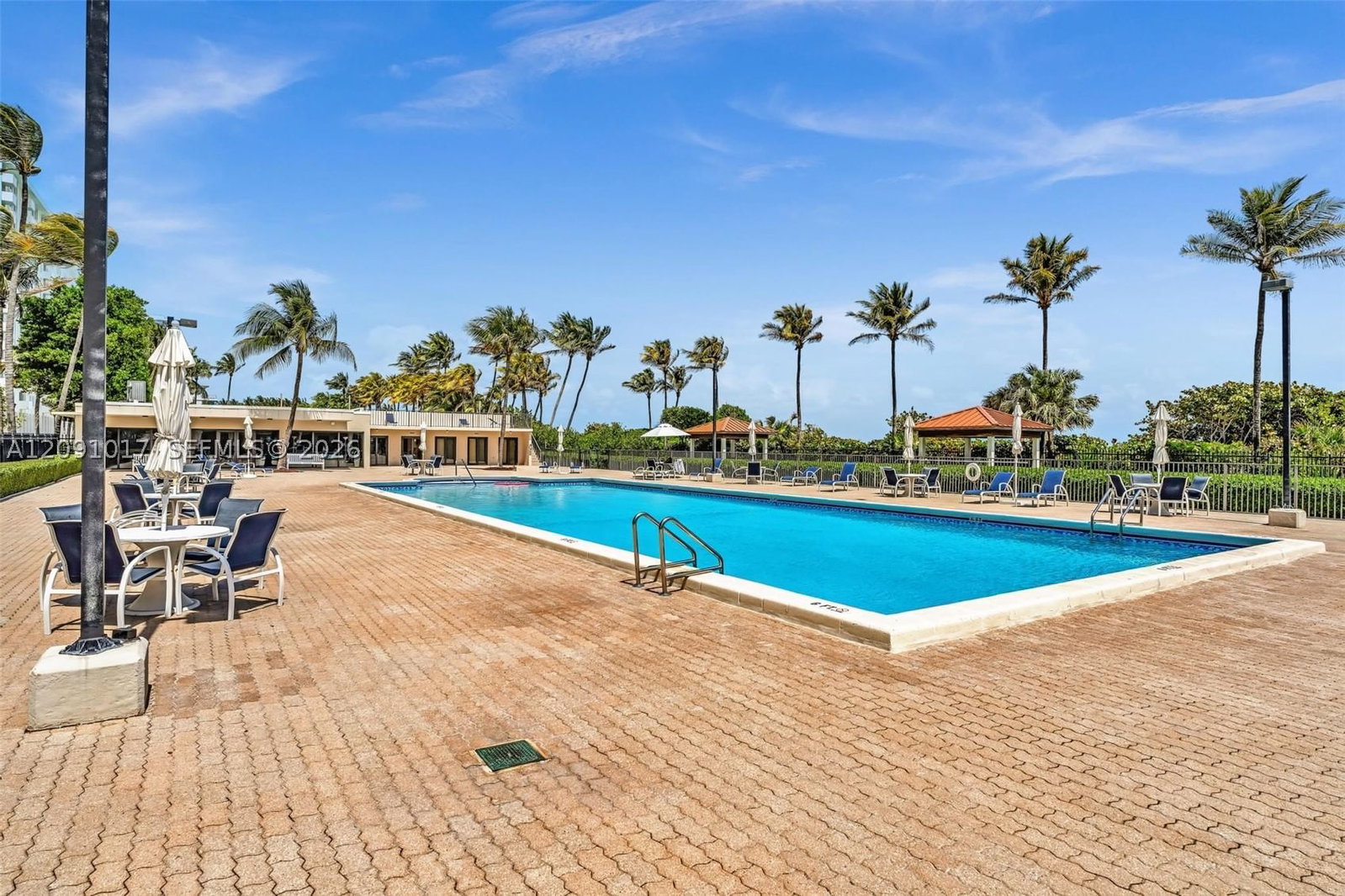 Real estate property located at 2625 Collins Ave #1109, Miami-dade, Oceanfront Plaza Condo, Miami Beach, FL