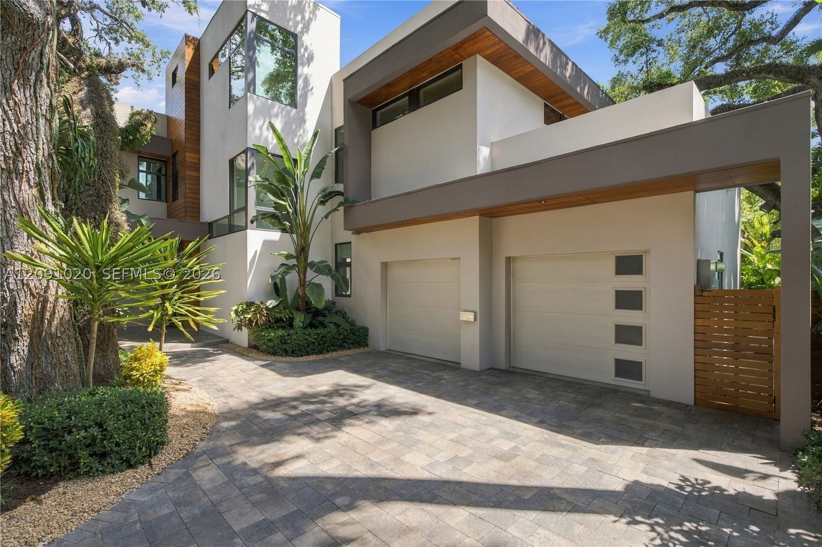 Real estate property located at 2803 Crystal Ct, Miami-dade, Crystal Heights, Miami, FL