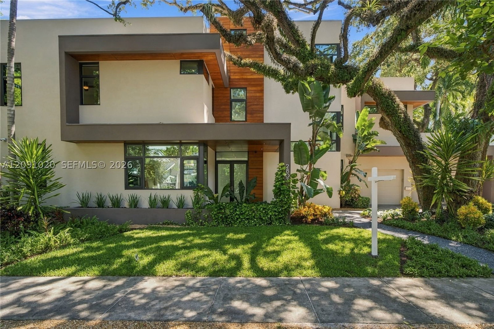 Real estate property located at 2803 Crystal Ct, Miami-dade, Crystal Heights, Miami, FL