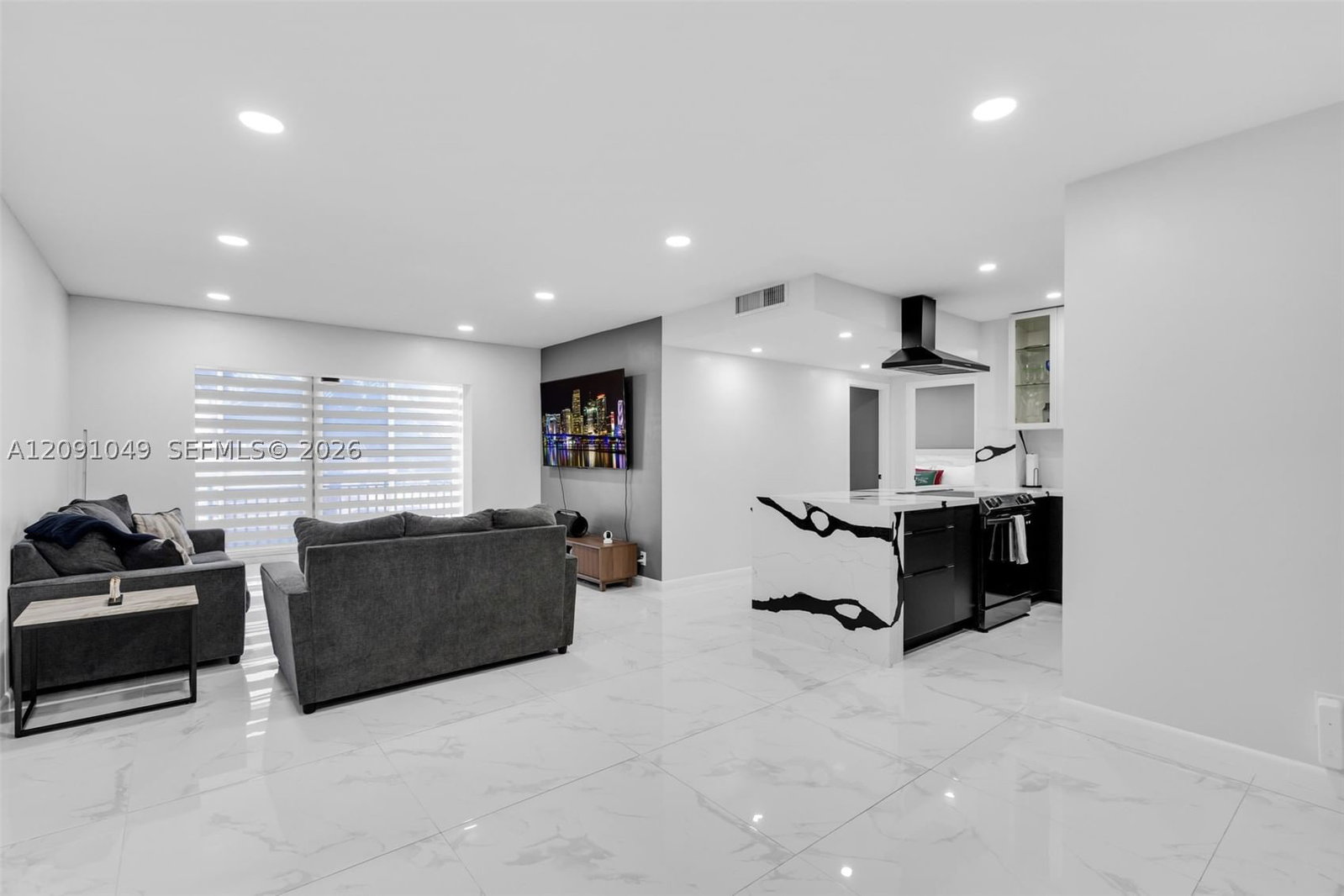 Real estate property located at 3800 Hillcrest Dr #203, Broward, Hillcrest East No 25 Cond, Hollywood, FL