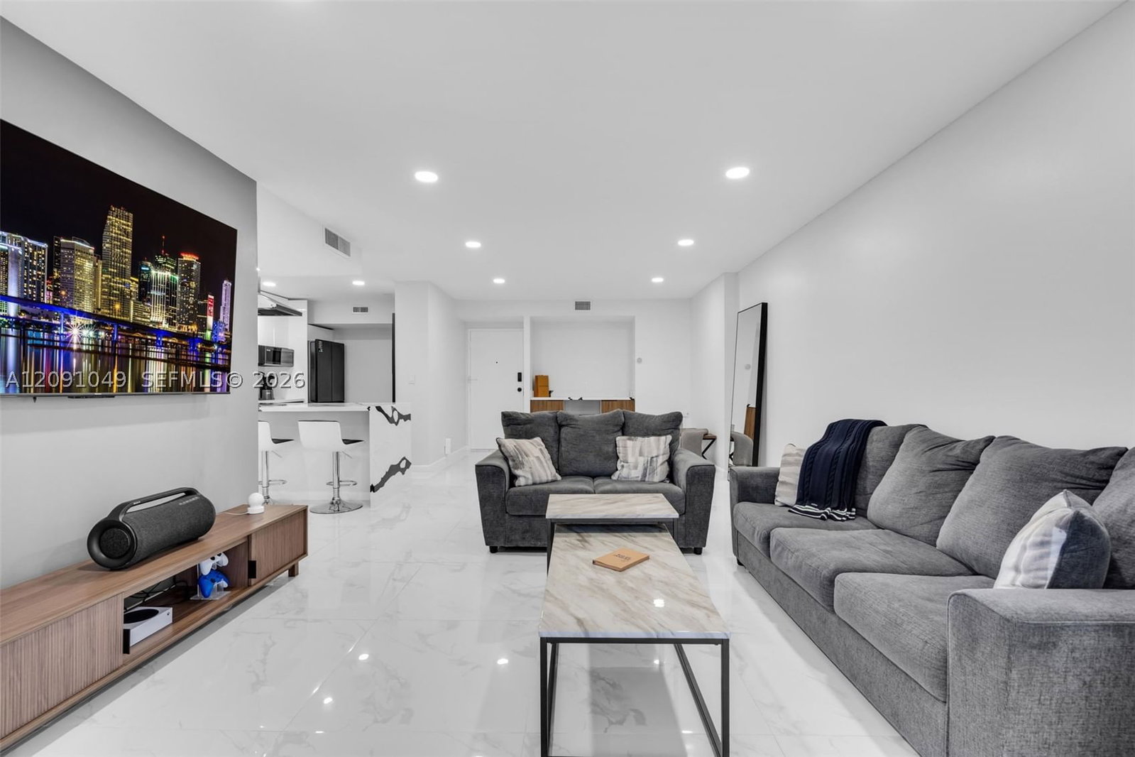 Real estate property located at 3800 Hillcrest Dr #203, Broward, Hillcrest East No 25 Cond, Hollywood, FL
