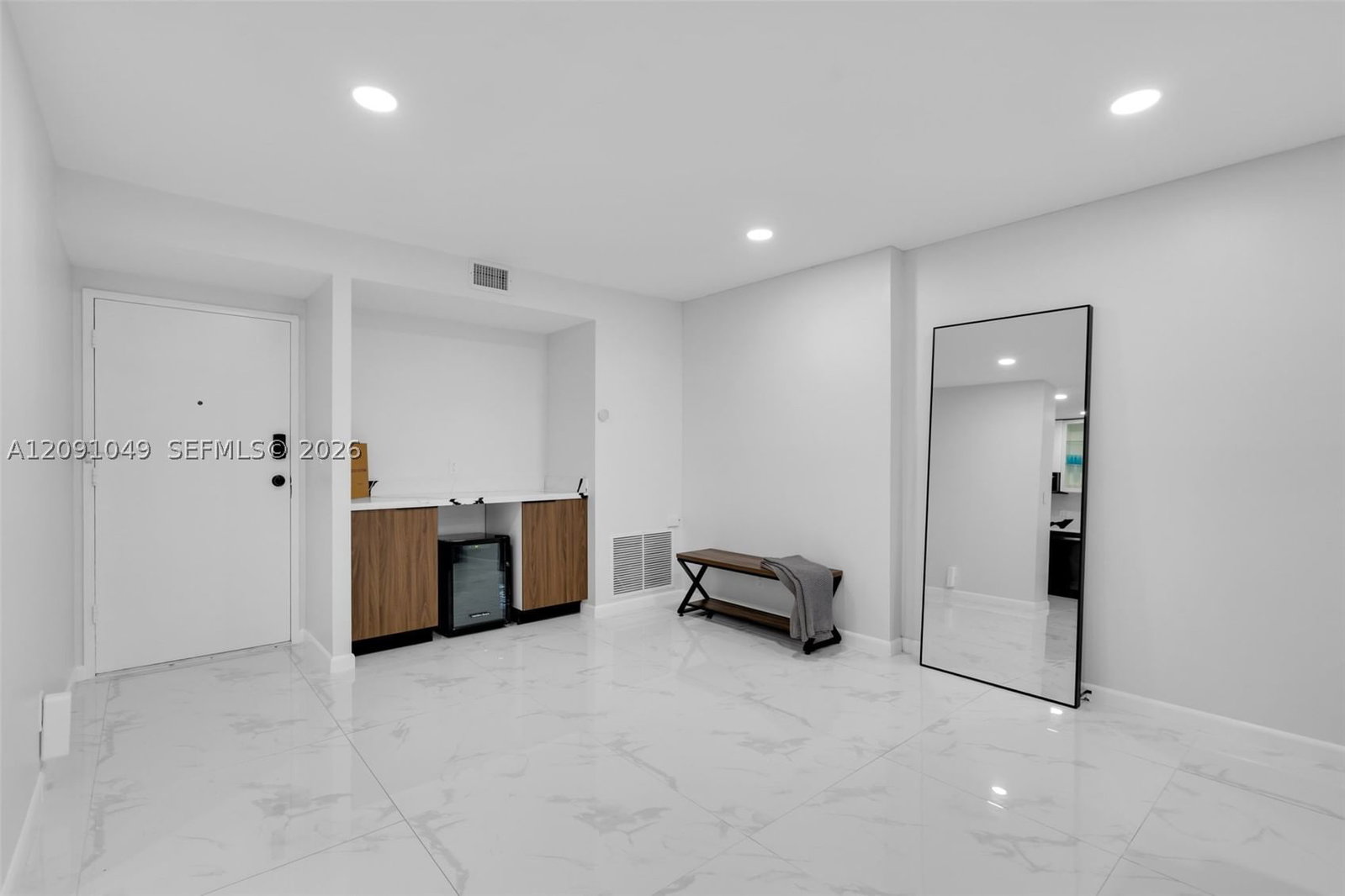Real estate property located at 3800 Hillcrest Dr #203, Broward, Hillcrest East No 25 Cond, Hollywood, FL