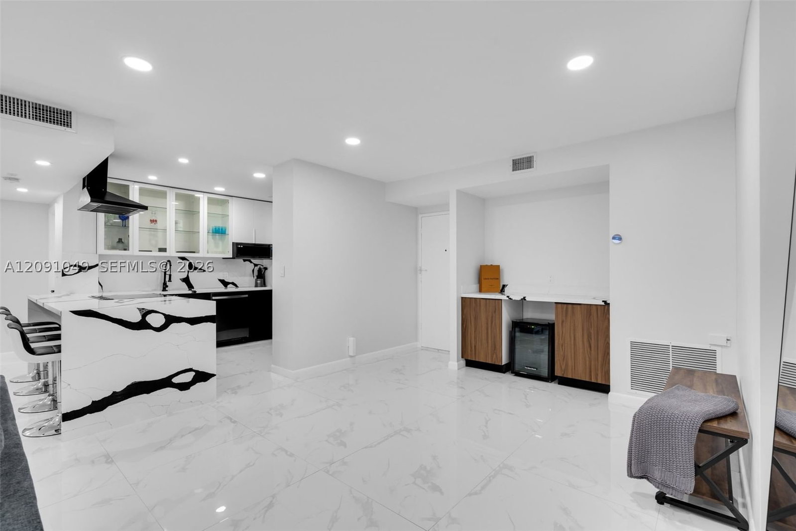 Real estate property located at 3800 Hillcrest Dr #203, Broward, Hillcrest East No 25 Cond, Hollywood, FL