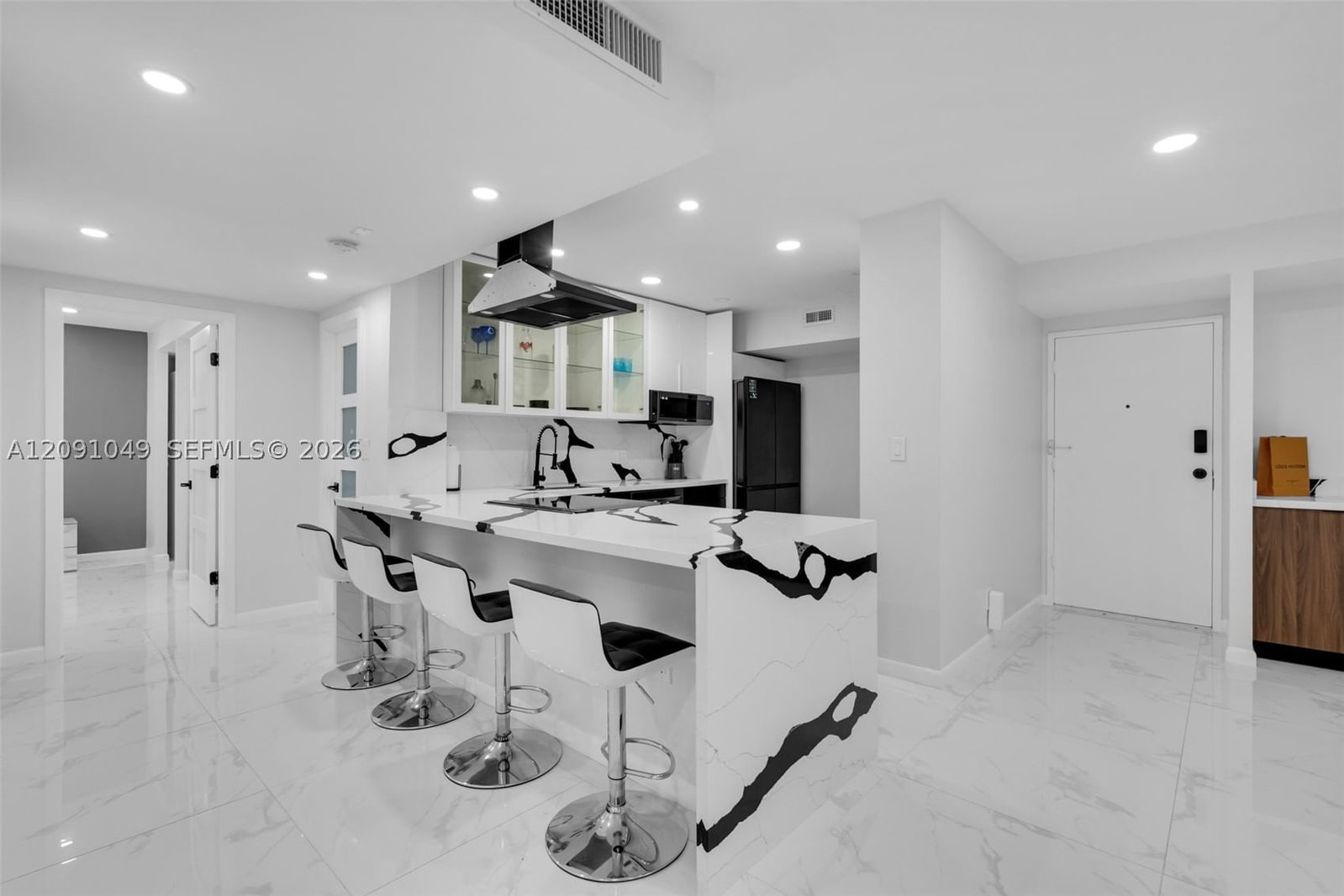 Real estate property located at 3800 Hillcrest Dr #203, Broward, Hillcrest East No 25 Cond, Hollywood, FL