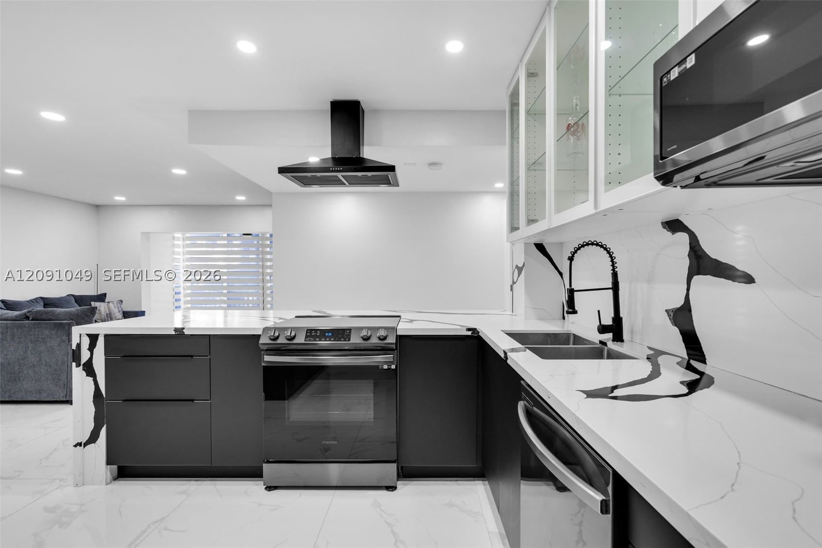 Real estate property located at 3800 Hillcrest Dr #203, Broward, Hillcrest East No 25 Cond, Hollywood, FL