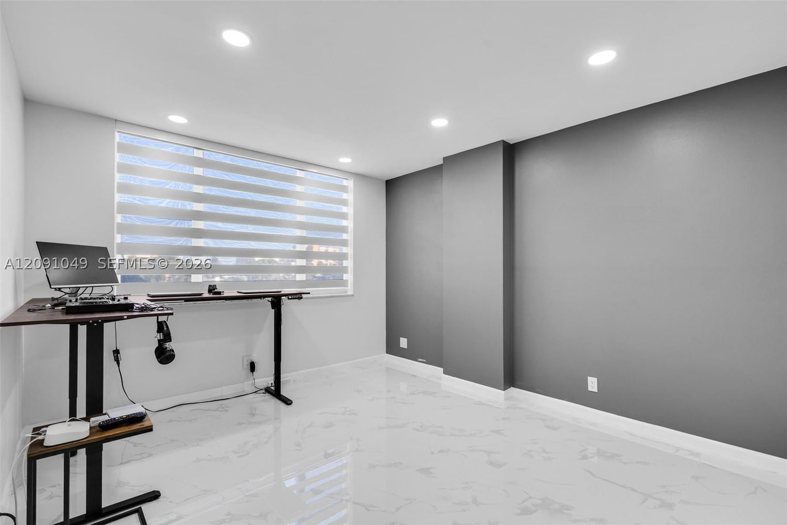 Real estate property located at 3800 Hillcrest Dr #203, Broward, Hillcrest East No 25 Cond, Hollywood, FL