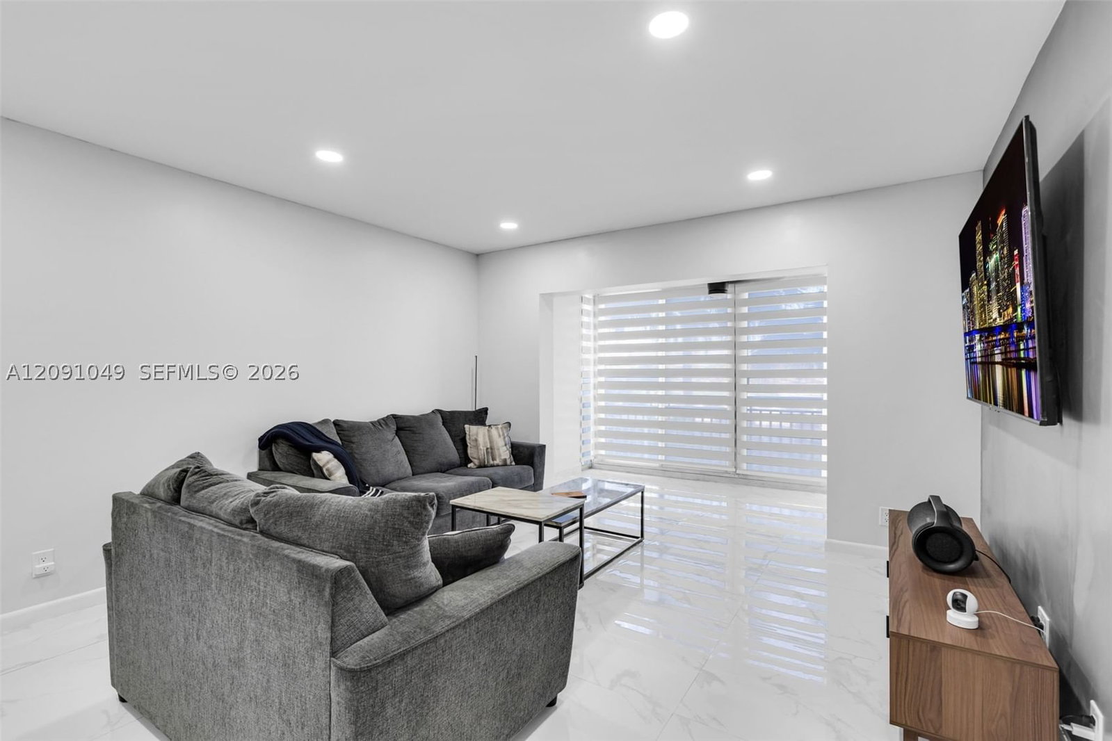Real estate property located at 3800 Hillcrest Dr #203, Broward, Hillcrest East No 25 Cond, Hollywood, FL