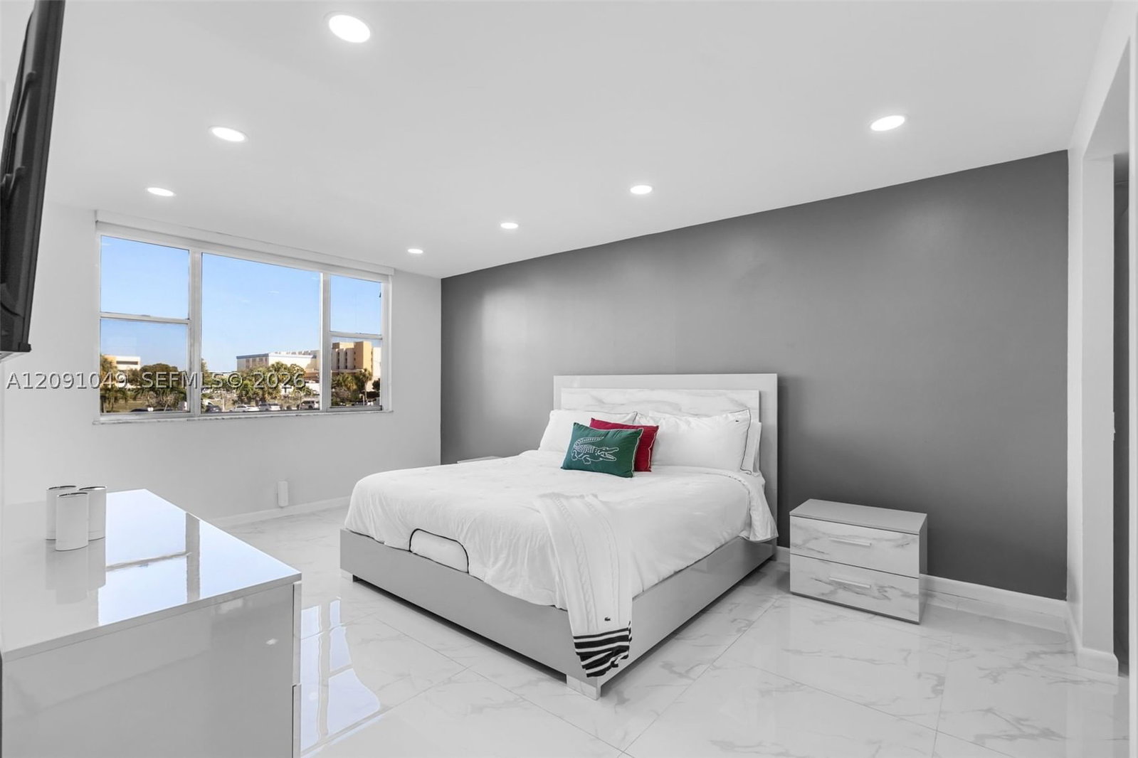 Real estate property located at 3800 Hillcrest Dr #203, Broward, Hillcrest East No 25 Cond, Hollywood, FL