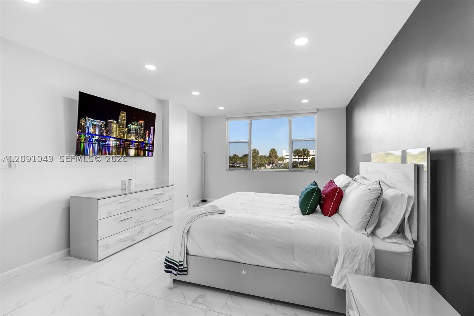 Real estate property located at 3800 Hillcrest Dr #203, Broward, Hillcrest East No 25 Cond, Hollywood, FL