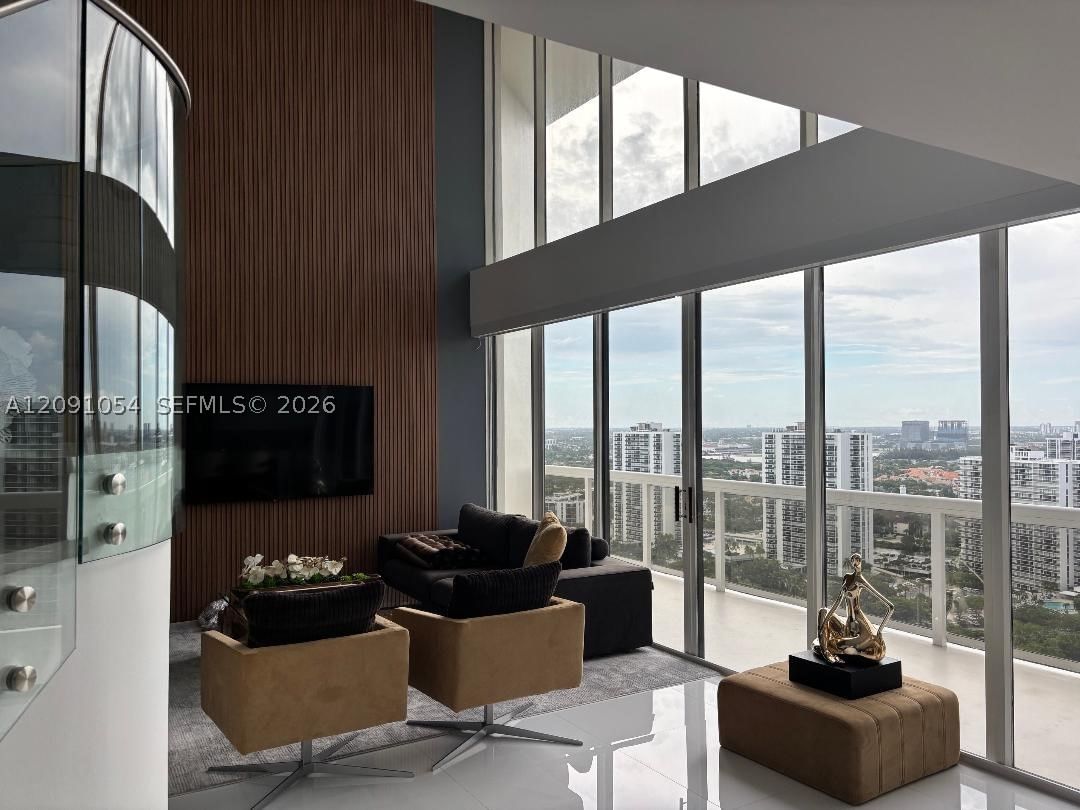 Real estate property located at 20185 Country Club Dr TS-7, Miami-dade, The Landmark Condo, Aventura, FL
