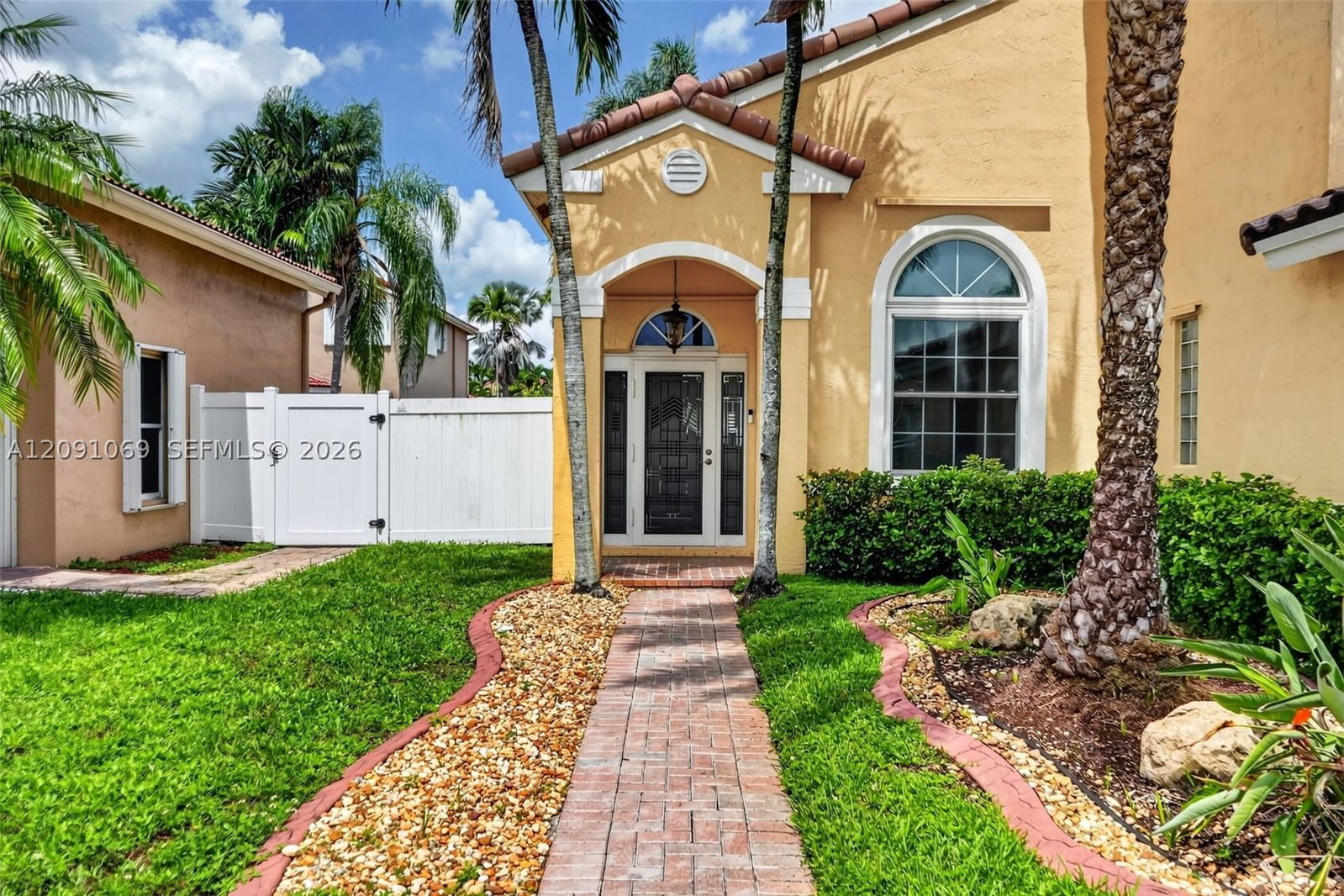 Real estate property located at 18611 11th St, Broward, Chapel Trail Ii, Pembroke Pines, FL