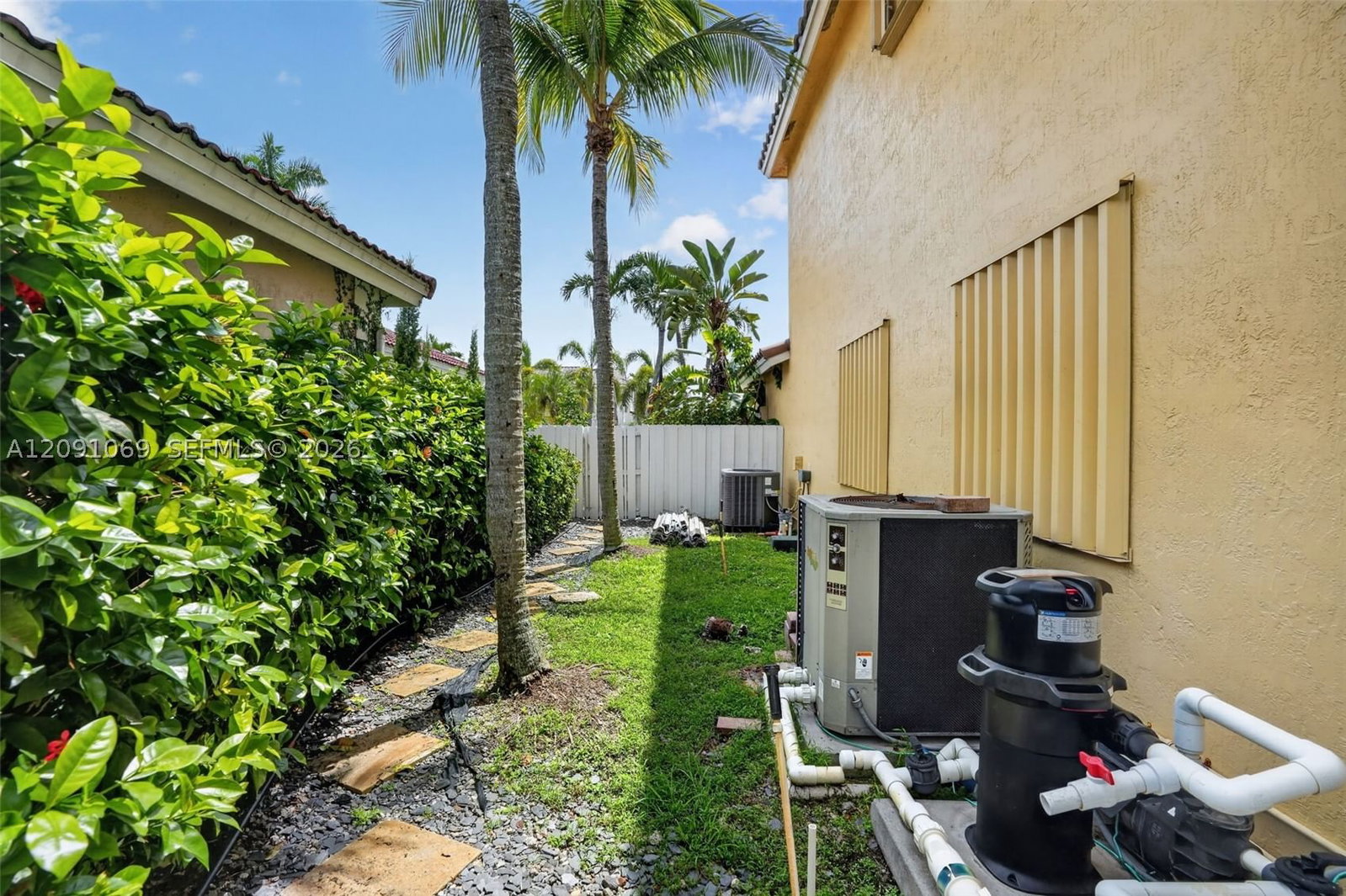 Real estate property located at 18611 11th St, Broward, Chapel Trail Ii, Pembroke Pines, FL