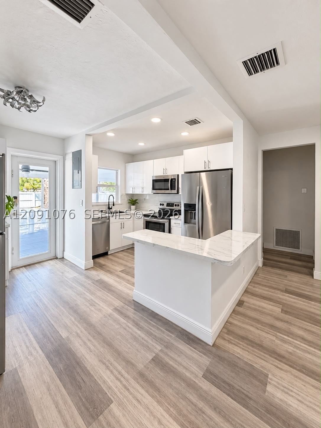 Real estate property located at 2331 Mckinley St, Broward, Hollywood Park, Hollywood, FL