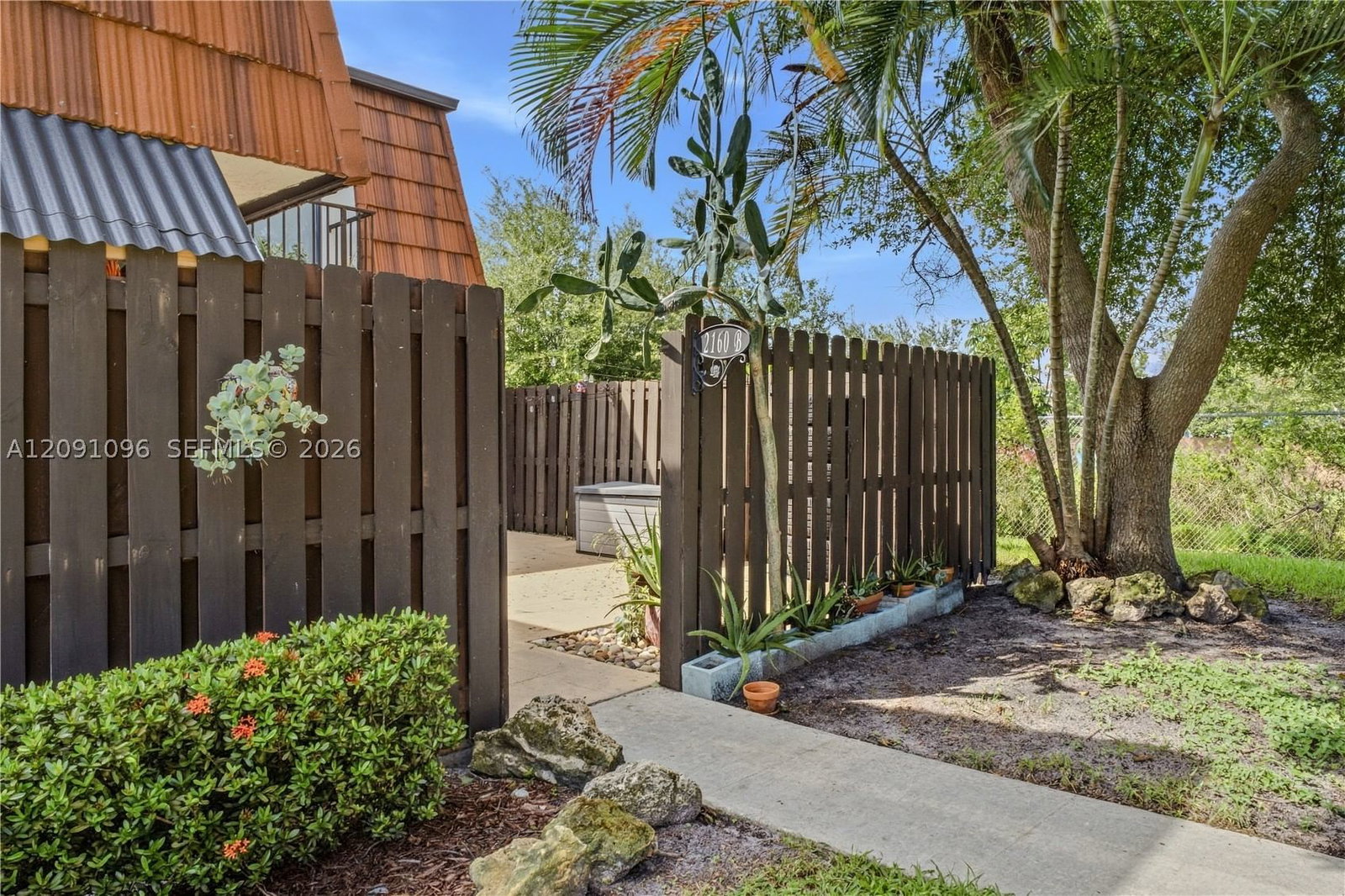 Real estate property located at 2160 White Pine Cir B, Palm Beach, Pines 2, Green Acres, FL