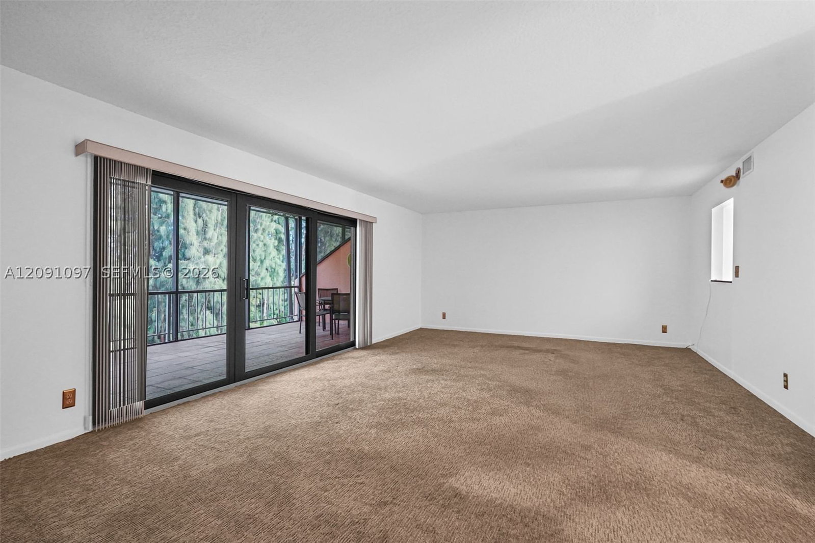 Real estate property located at 430 Commodore Dr #304, Broward, Lago West Condominium, Plantation, FL