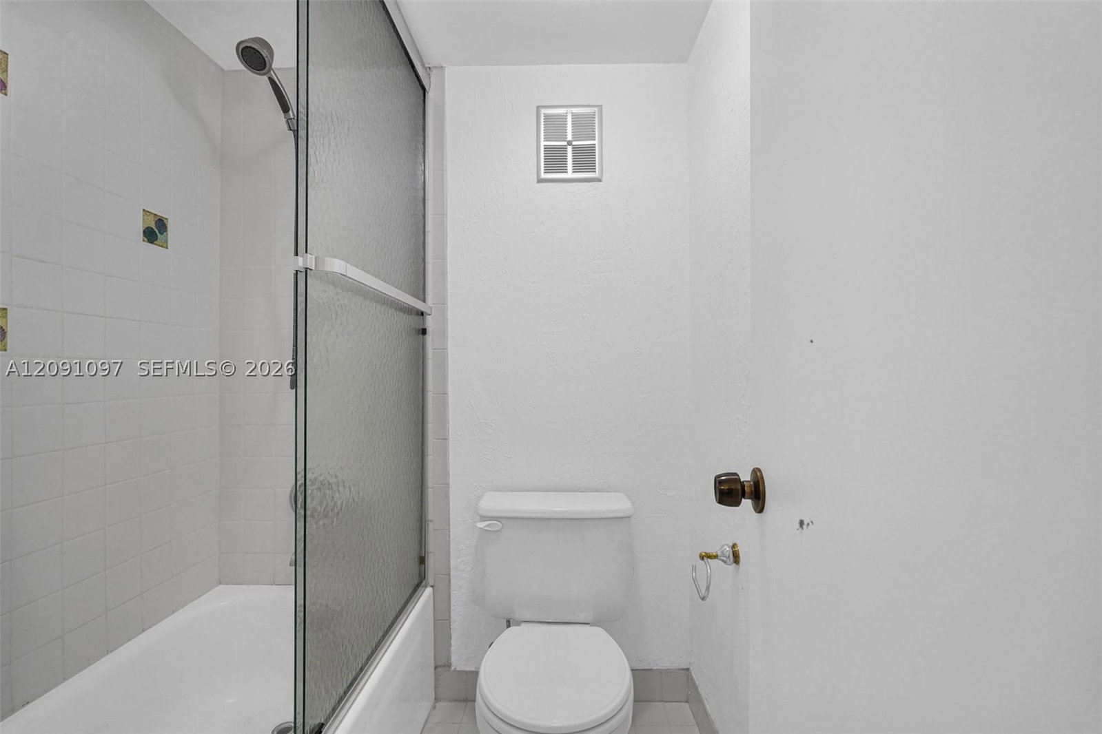 Real estate property located at 430 Commodore Dr #304, Broward, Lago West Condominium, Plantation, FL