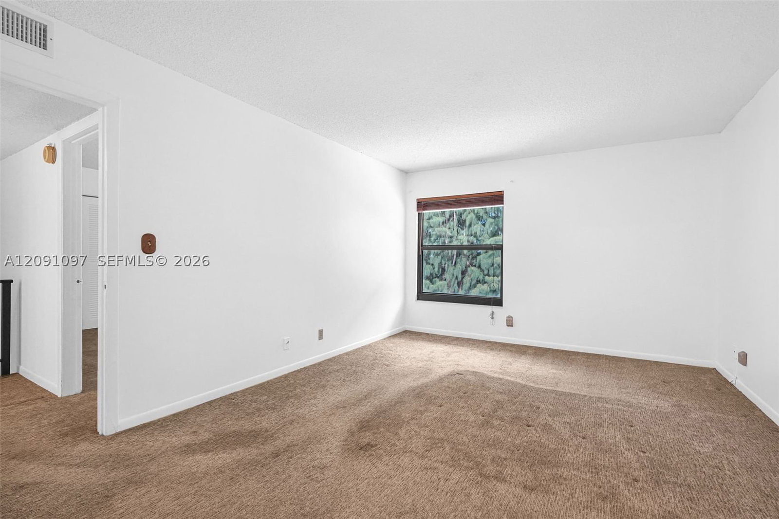 Real estate property located at 430 Commodore Dr #304, Broward, Lago West Condominium, Plantation, FL