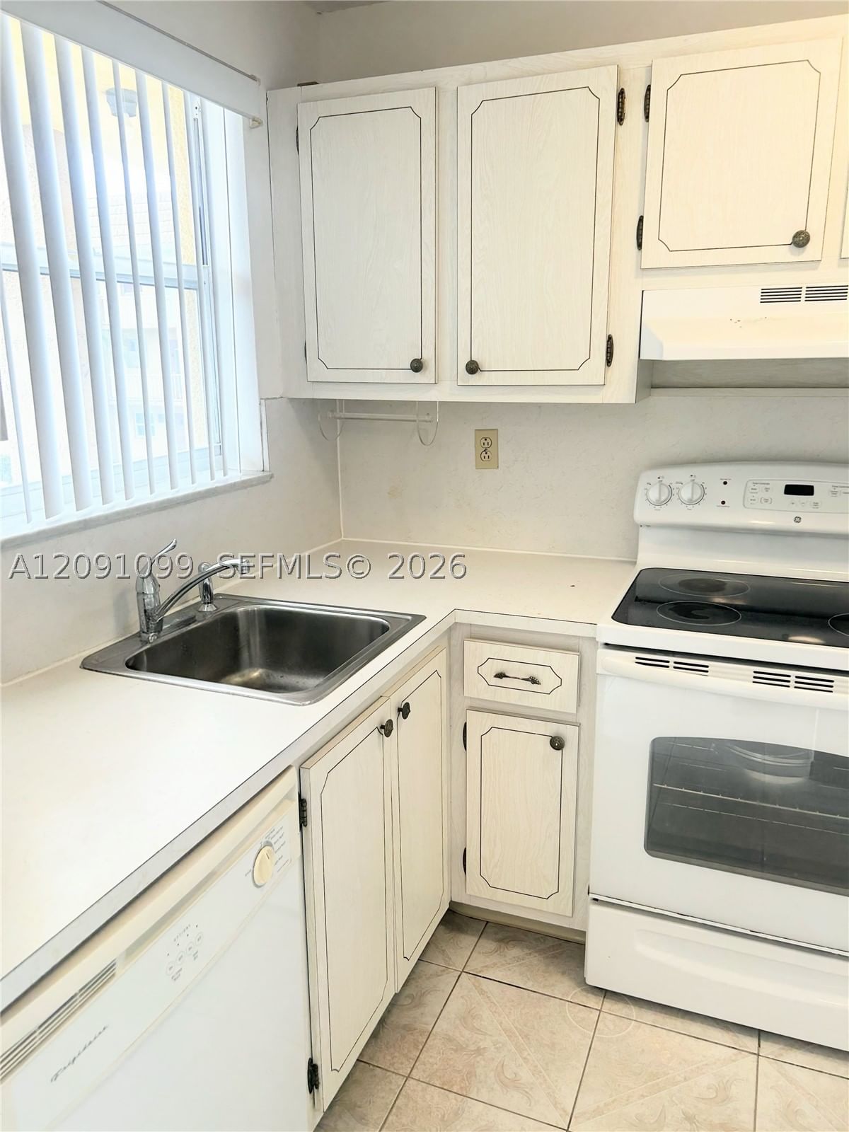 Real estate property located at 8345 Sunrise Lakes Blvd #210, Broward, Sunrise Lakes 42 Condo, Sunrise, FL