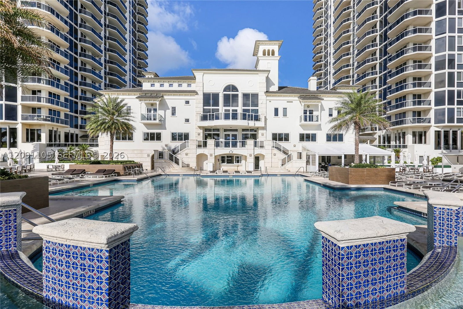 Real estate property located at 4775 Collins Ave #2207, Miami-dade, Green Diamond Condo, Miami Beach, FL
