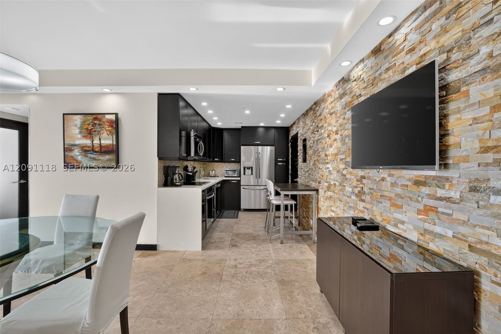 Real estate property located at 5601 Collins ave #1716, Miami-dade, The Pavilion Condo, Miami Beach, FL