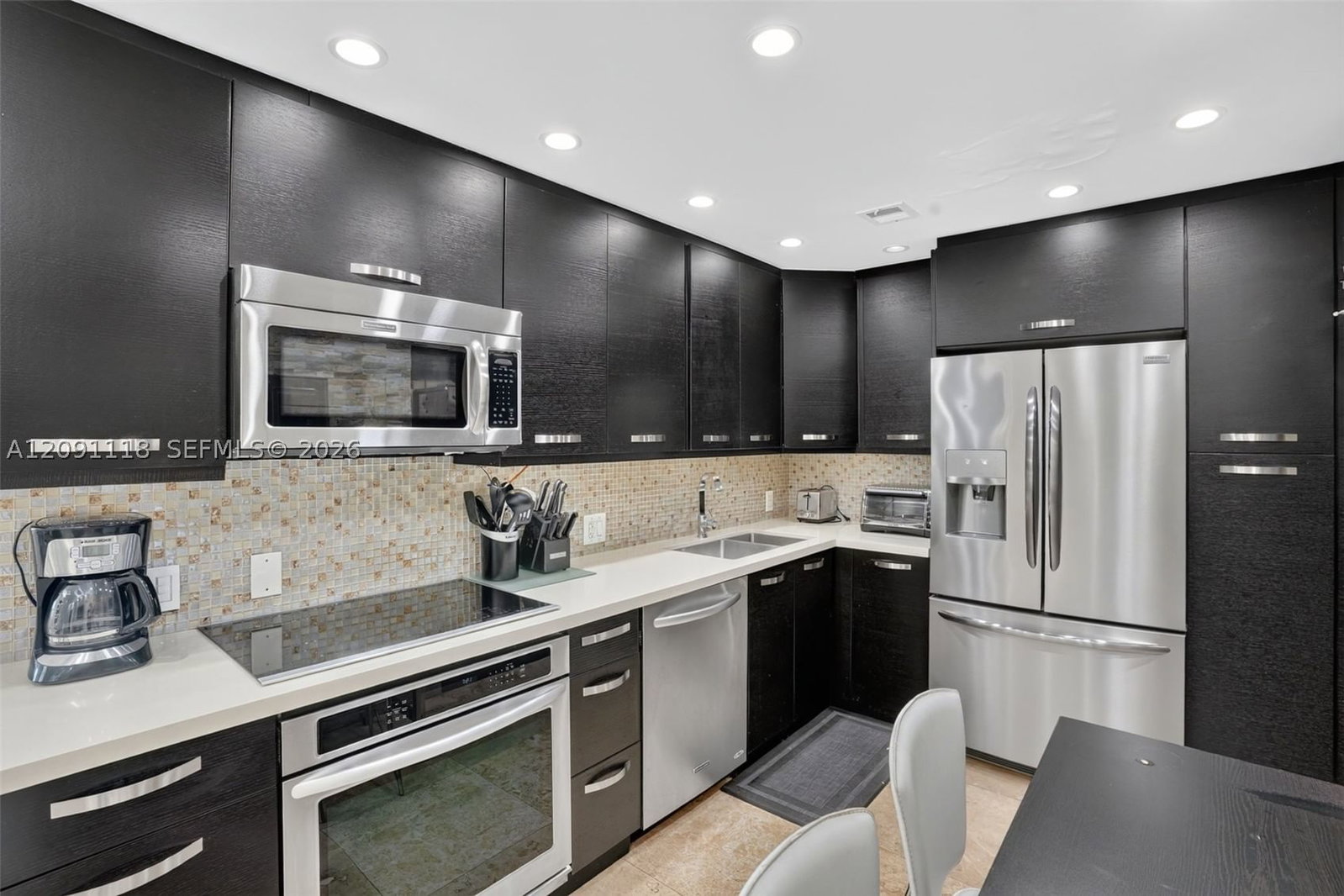 Real estate property located at 5601 Collins ave #1716, Miami-dade, The Pavilion Condo, Miami Beach, FL