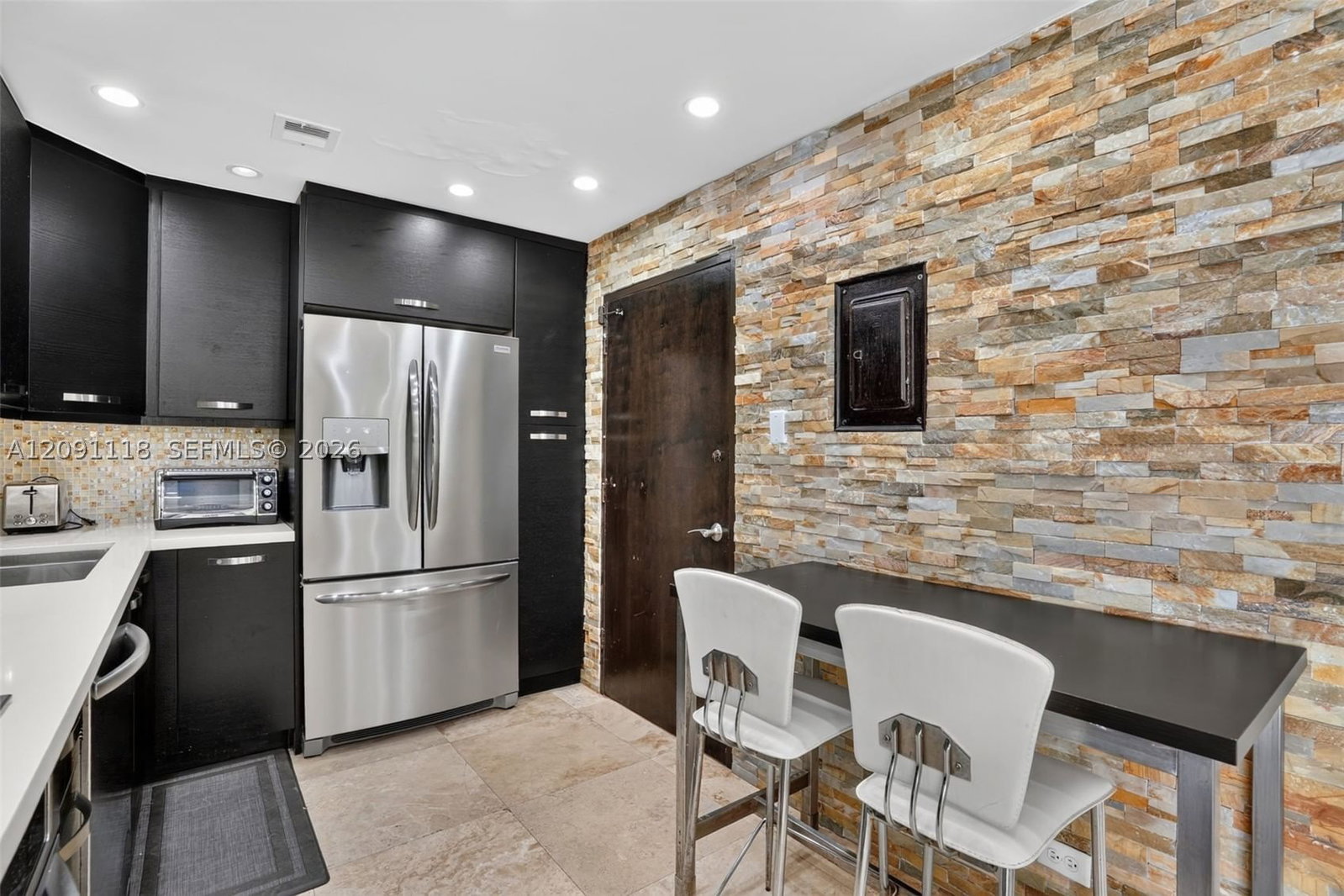 Real estate property located at 5601 Collins ave #1716, Miami-dade, The Pavilion Condo, Miami Beach, FL