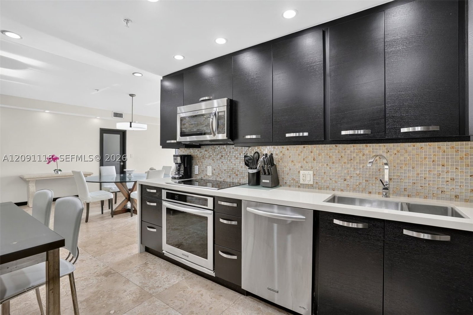 Real estate property located at 5601 Collins ave #1716, Miami-dade, The Pavilion Condo, Miami Beach, FL