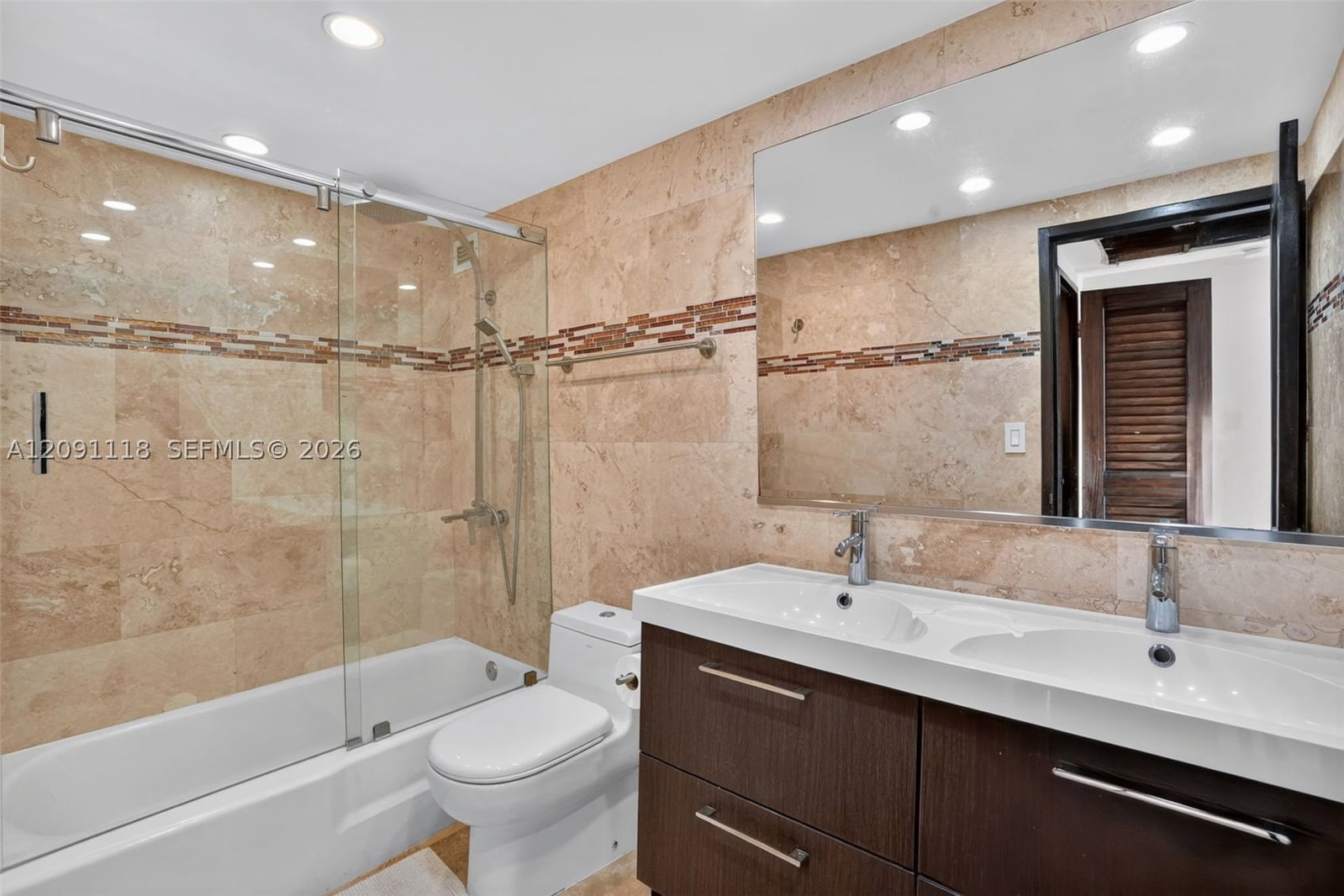 Real estate property located at 5601 Collins ave #1716, Miami-dade, The Pavilion Condo, Miami Beach, FL