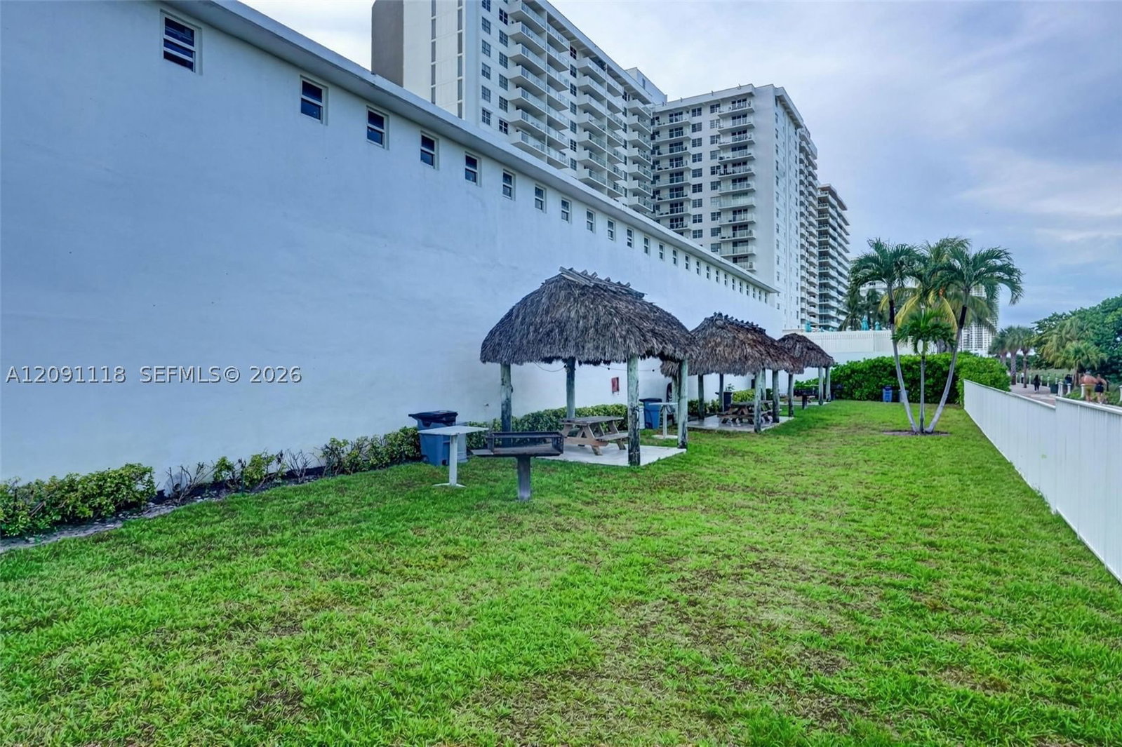 Real estate property located at 5601 Collins ave #1716, Miami-dade, The Pavilion Condo, Miami Beach, FL