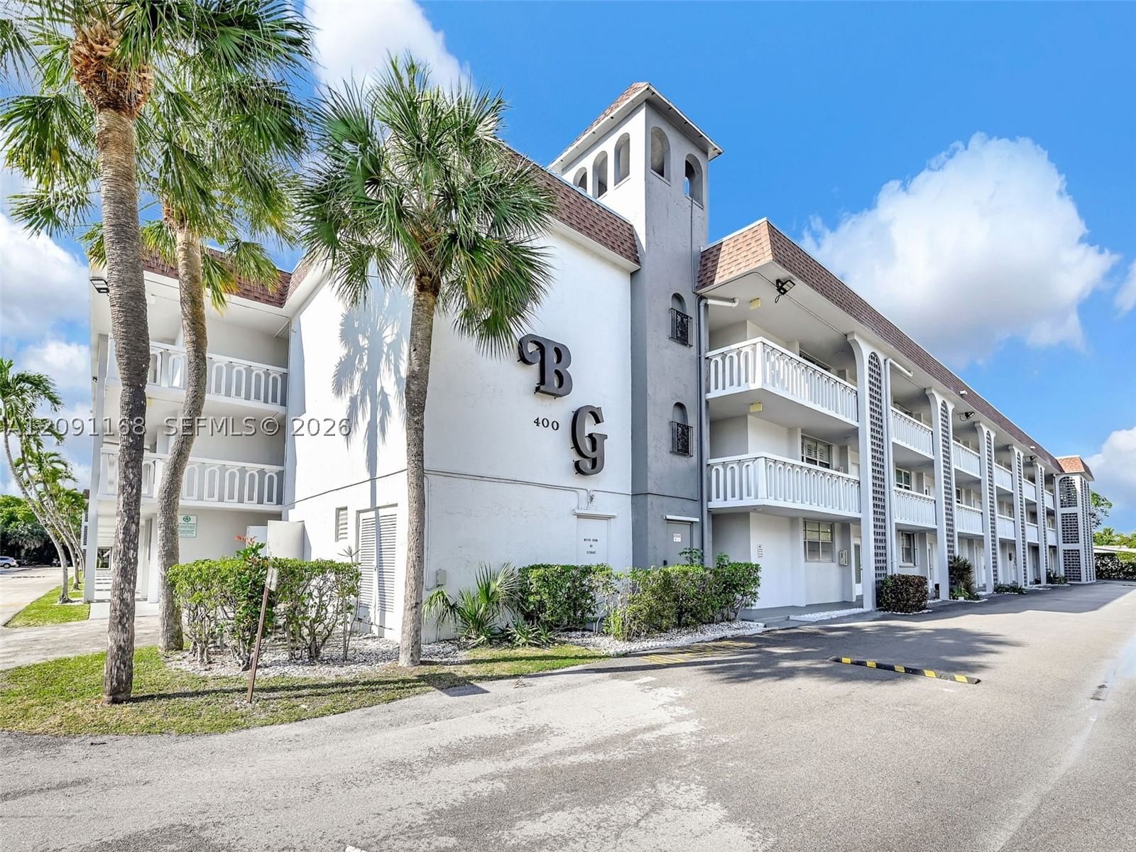 Real estate property located at 400 10th St #303, Broward, Deerfield Beach Gardens C, Deerfield Beach, FL