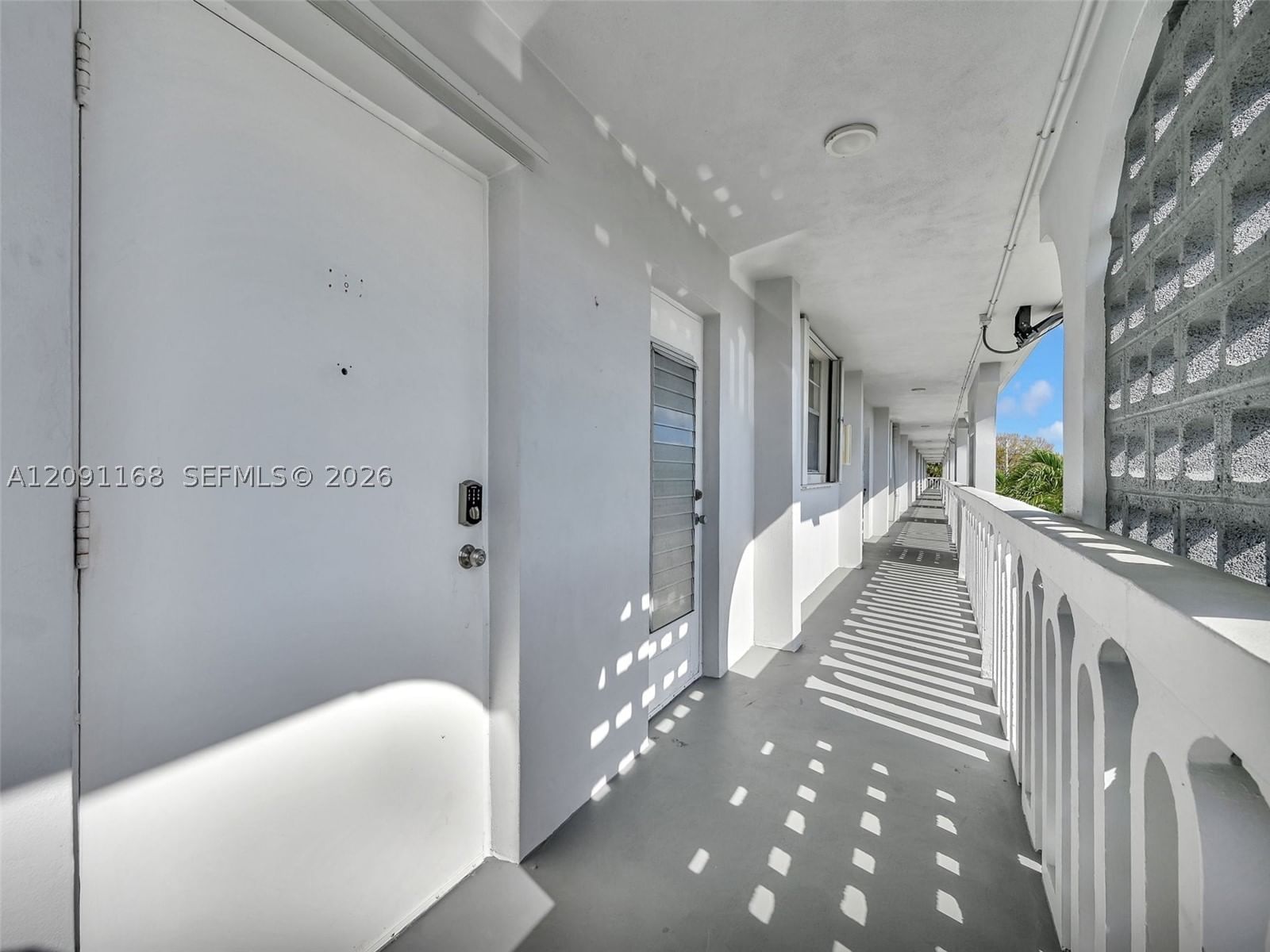 Real estate property located at 400 10th St #303, Broward, Deerfield Beach Gardens C, Deerfield Beach, FL