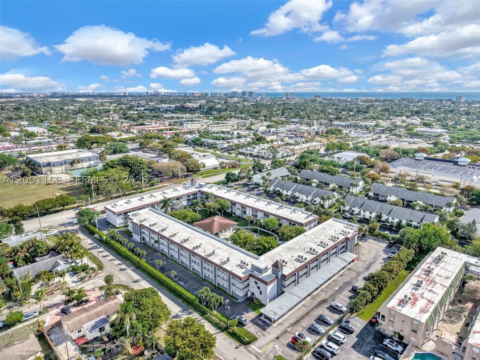 Real estate property located at 400 10th St #303, Broward, Deerfield Beach Gardens C, Deerfield Beach, FL