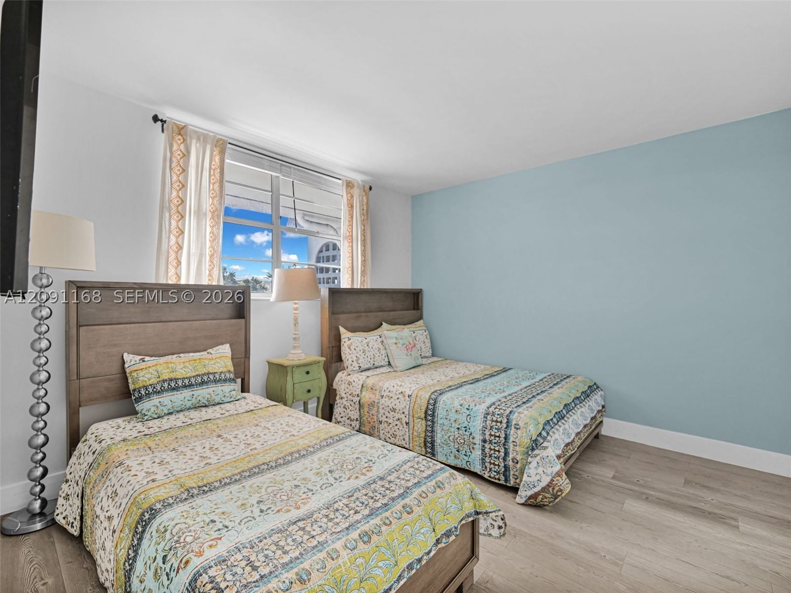 Real estate property located at 400 10th St #303, Broward, Deerfield Beach Gardens C, Deerfield Beach, FL