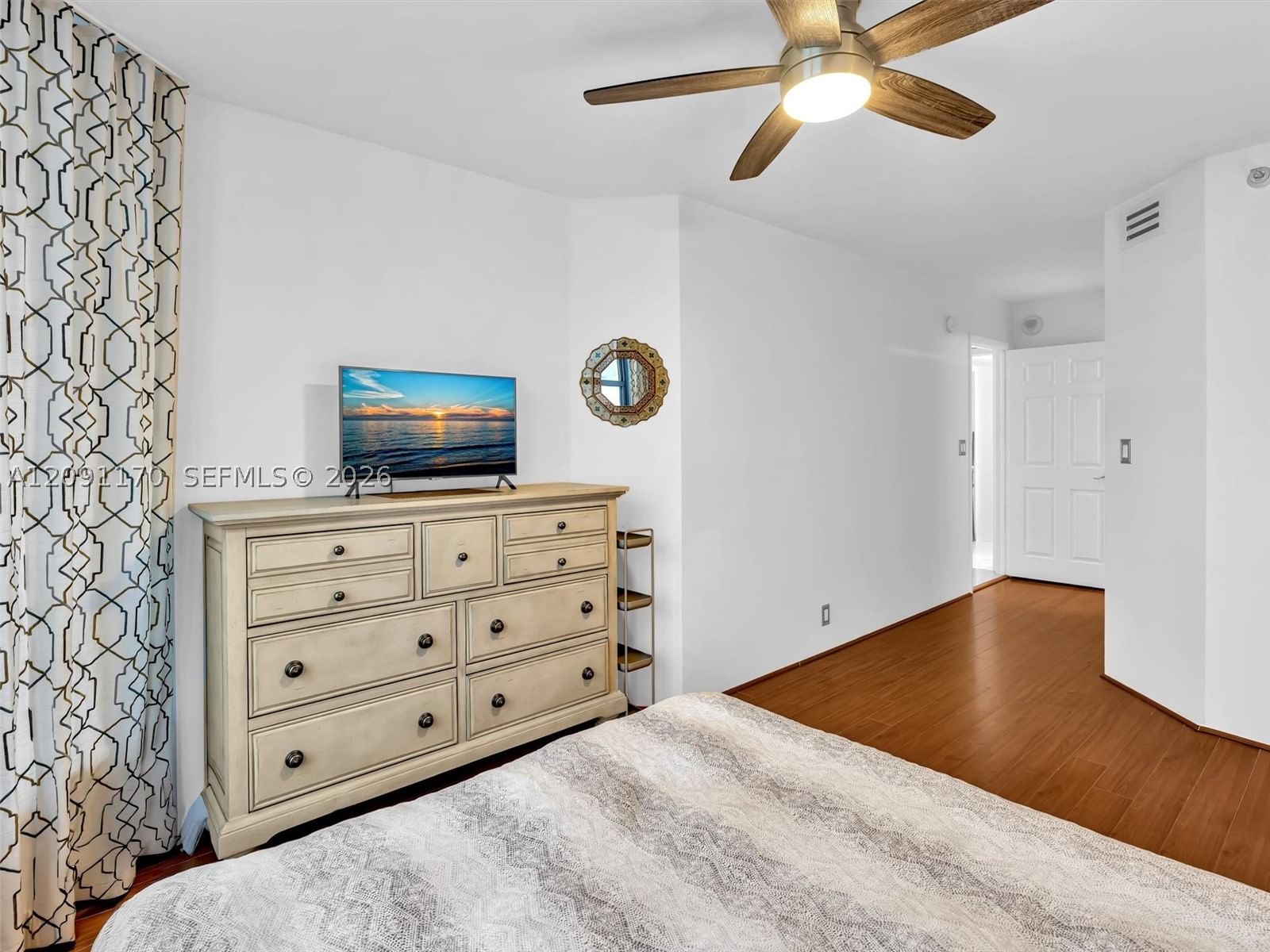 Real estate property located at 3530 Mystic Pointe Dr #2002, Miami-dade, Mystic Pointe Tower 500 C, Aventura, FL