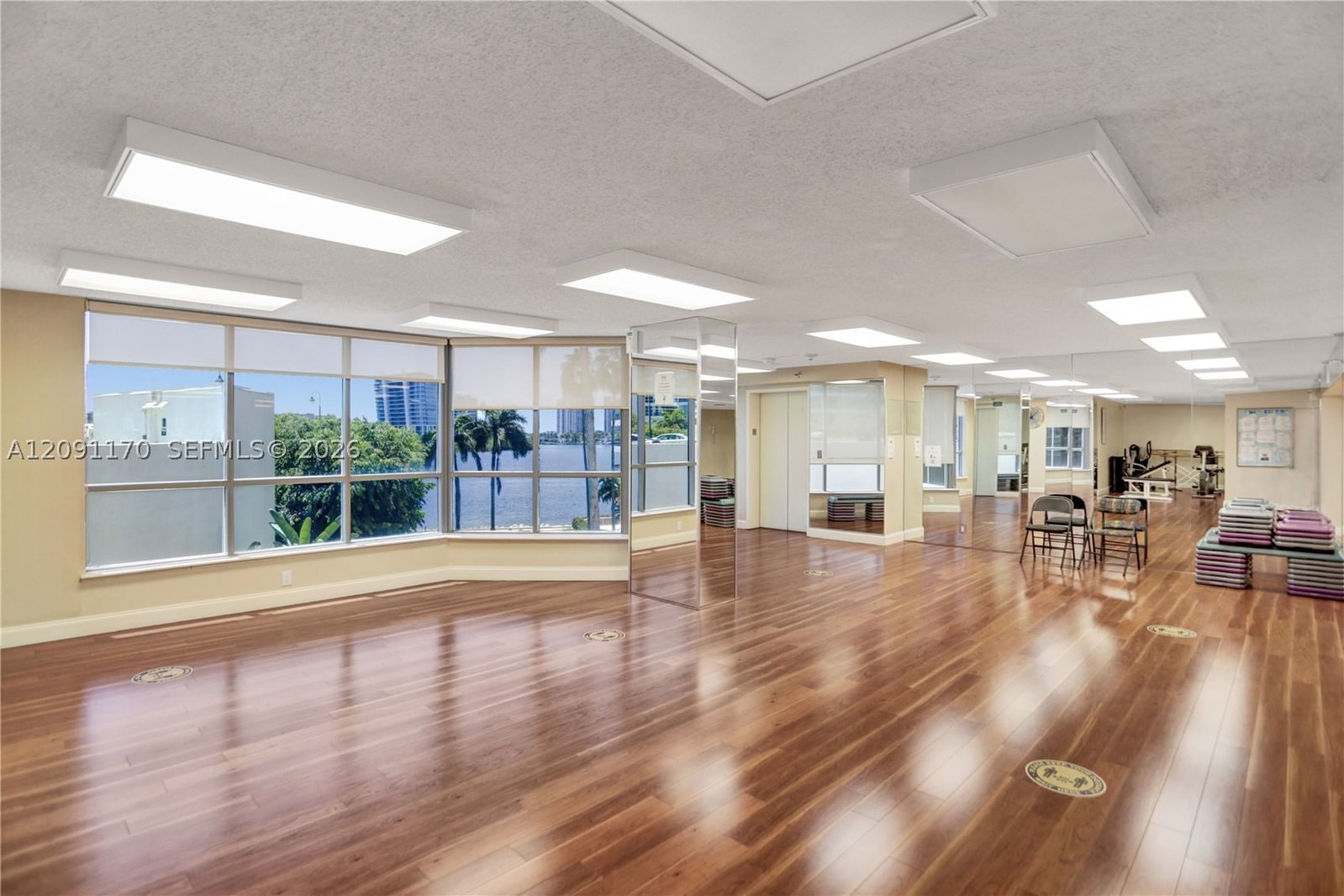 Real estate property located at 3530 Mystic Pointe Dr #2002, Miami-dade, Mystic Pointe Tower 500 C, Aventura, FL