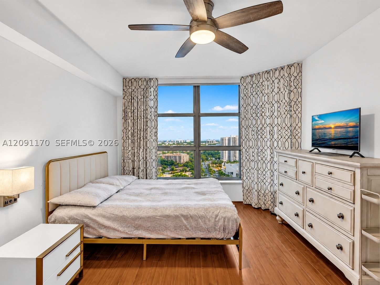 Real estate property located at 3530 Mystic Pointe Dr #2002, Miami-dade, Mystic Pointe Tower 500 C, Aventura, FL